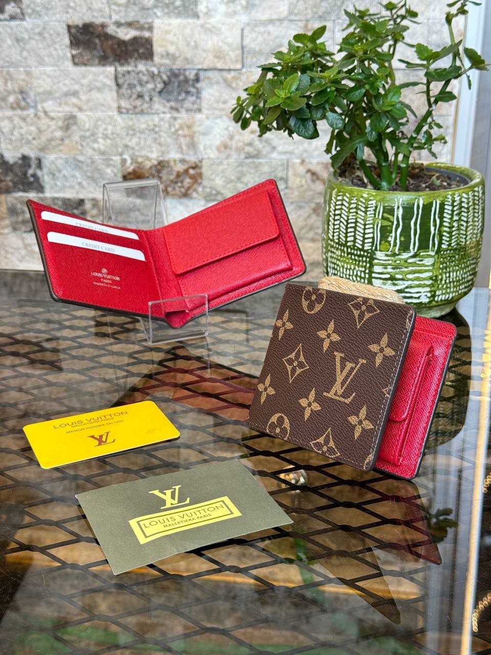 L Luxury Wallet