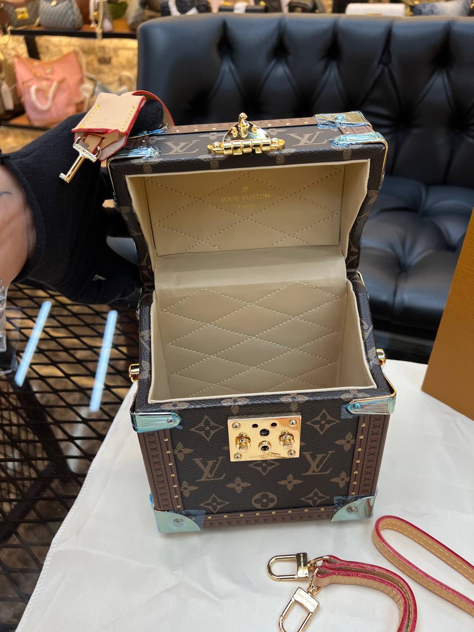 L Premium Box Bag
