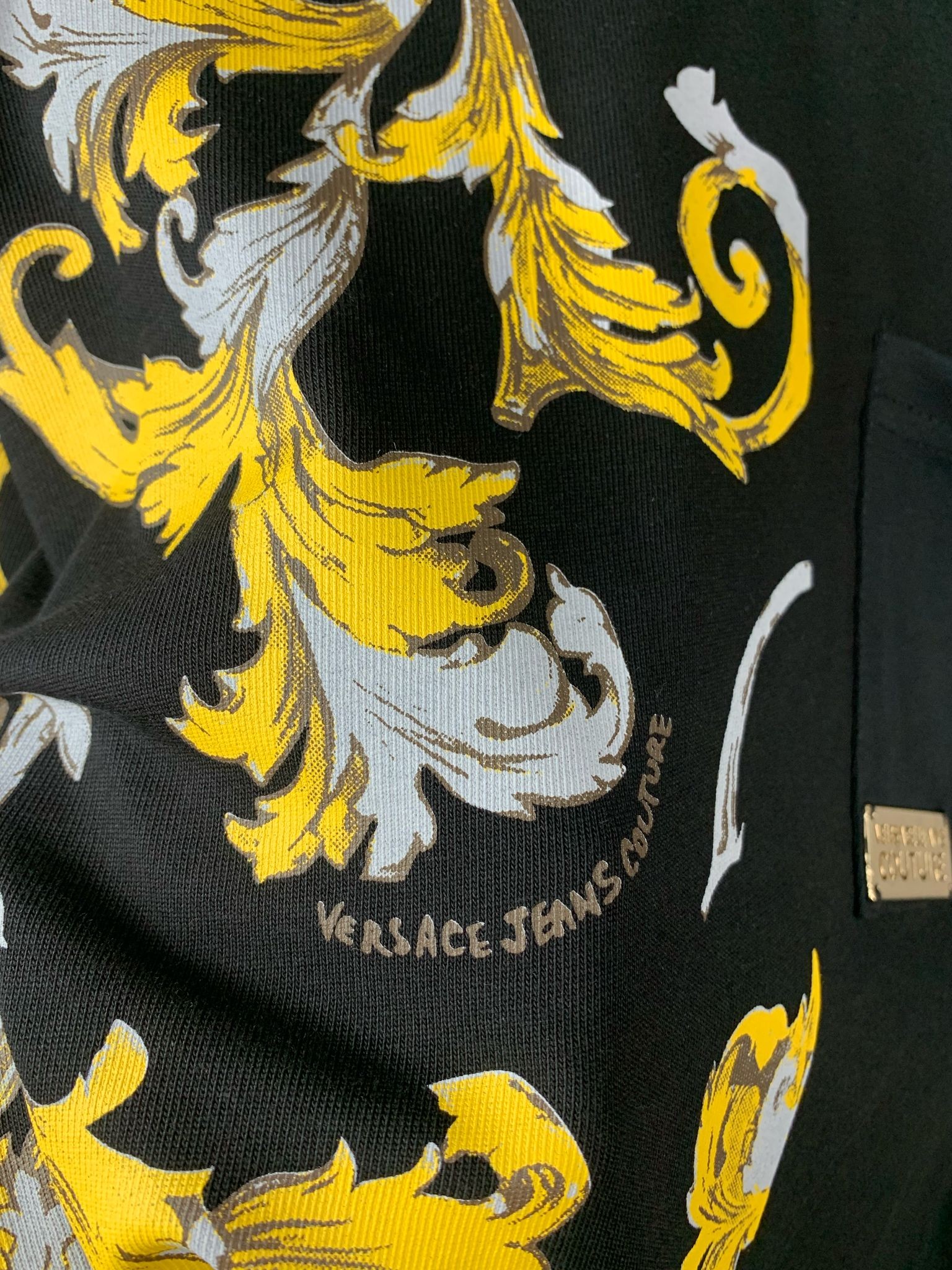 V Luxury Printed Black & White Pocket T-shirt