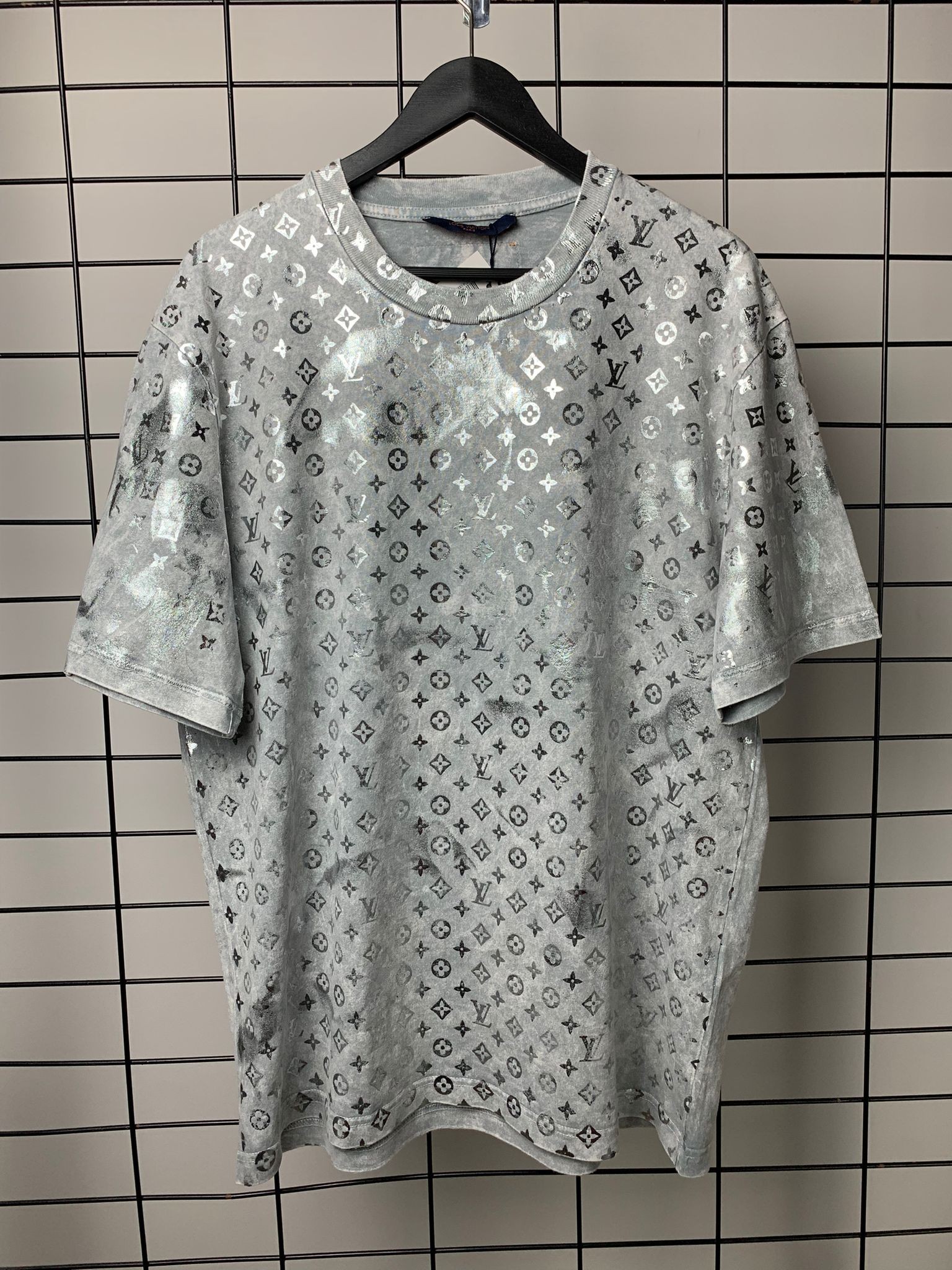 L New Season Luxury T-shirt