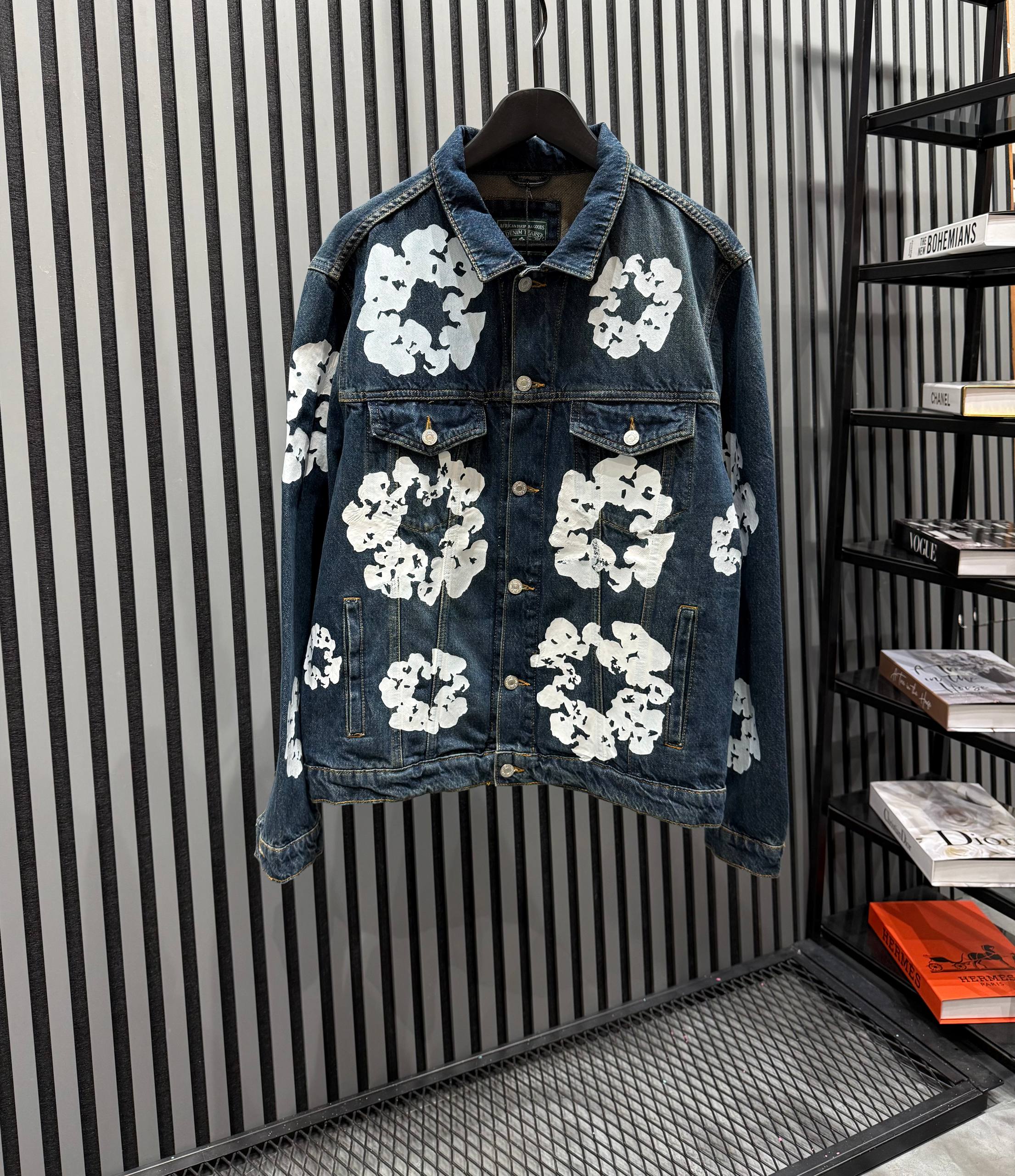 DT  Luxury Logo Printed Denim Jacket