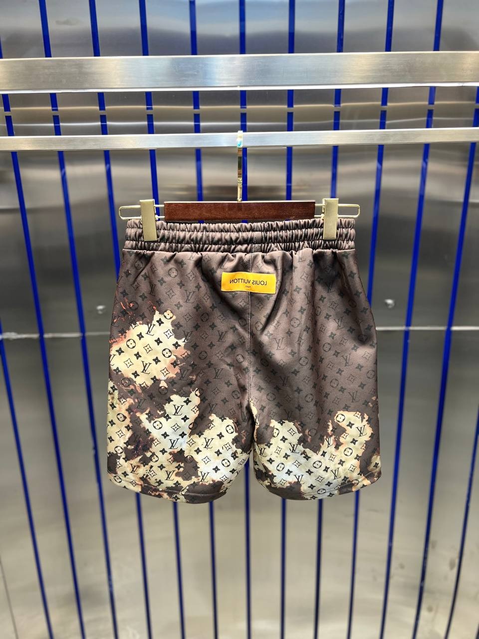 L New Season Luxury Logo Print Design Brown Shorts