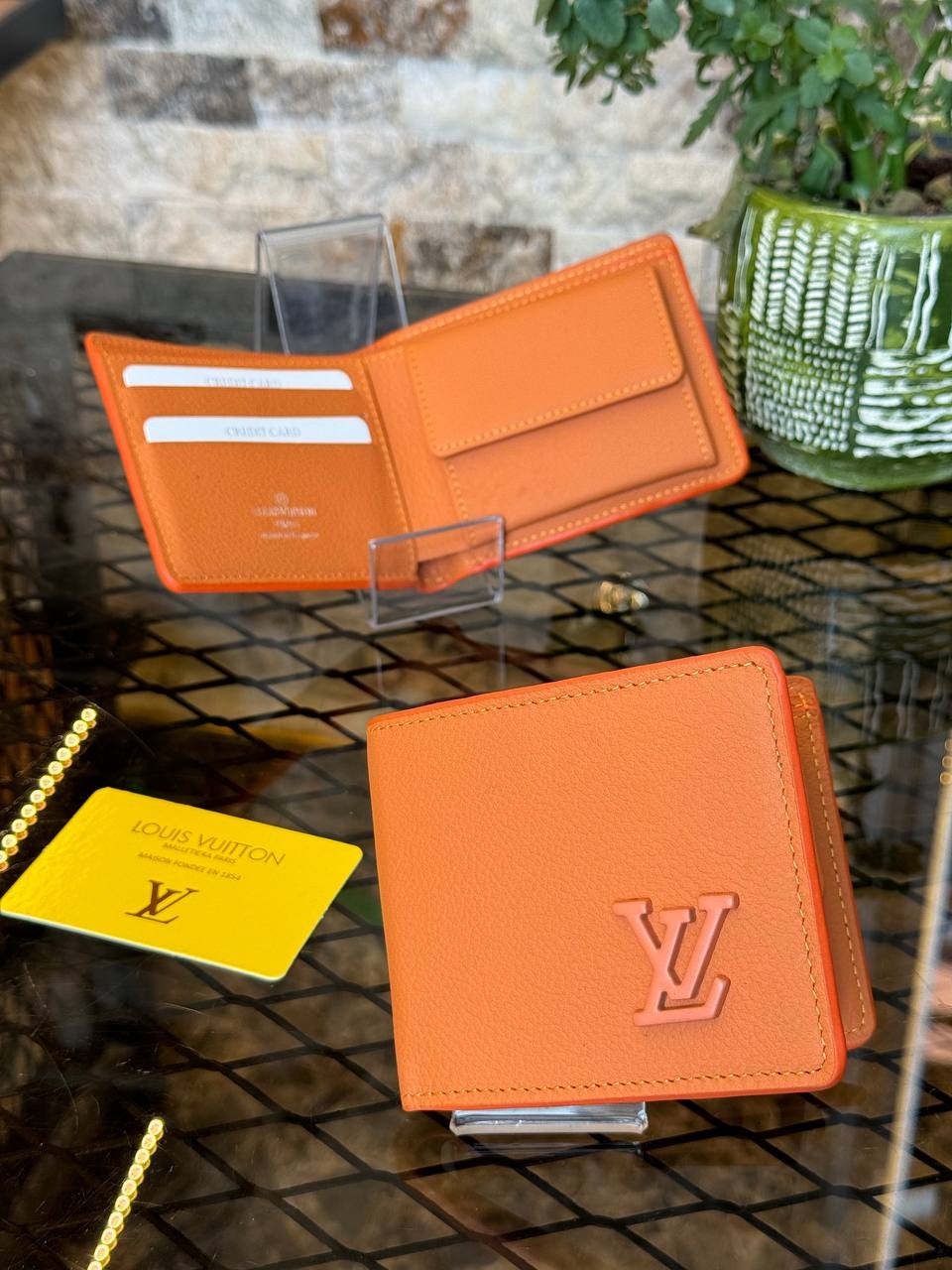 L Luxury Wallet