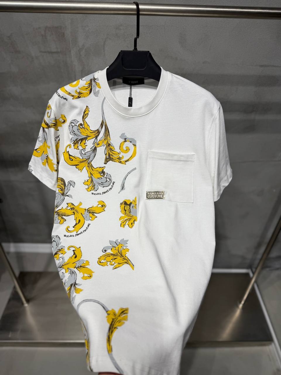 V Luxury Printed Black & White Pocket T-shirt - White