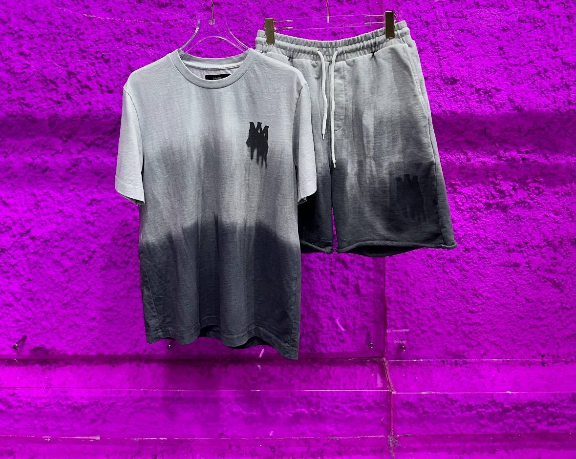 A Colorful New Season Luxury T-shirt/Shorts Set