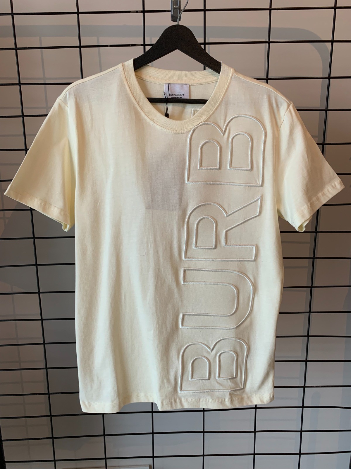 BR New Season Luxury T-shirt..