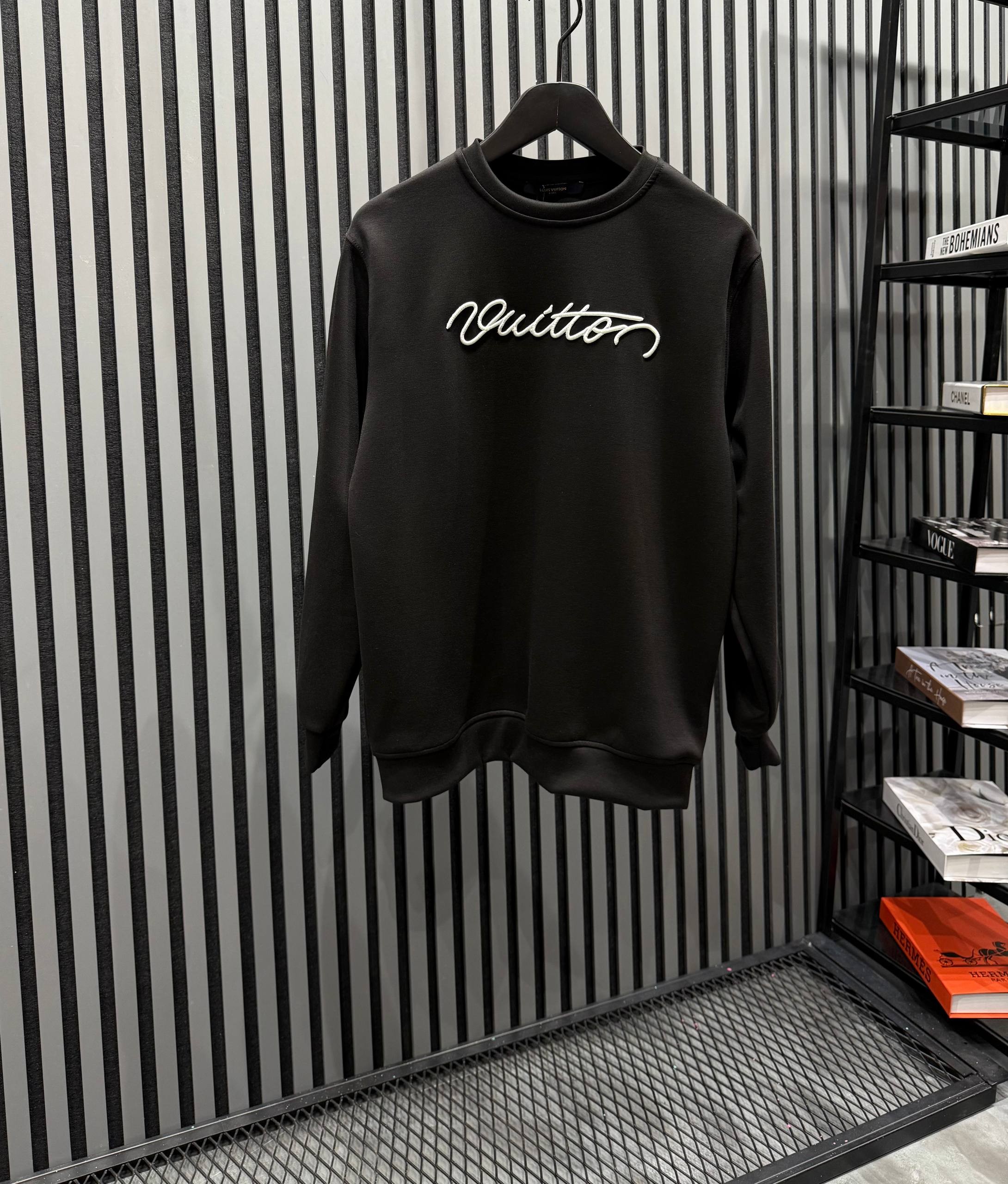 L Luxury Logo Embroidered Black/Green/Orange/White Sweatshirt - Black