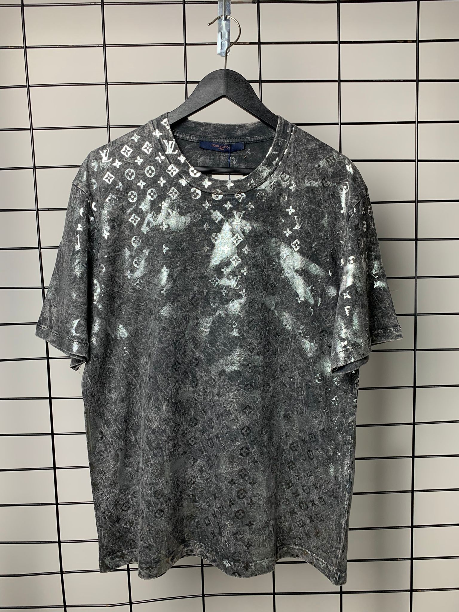 L New Season Luxury T-shirt