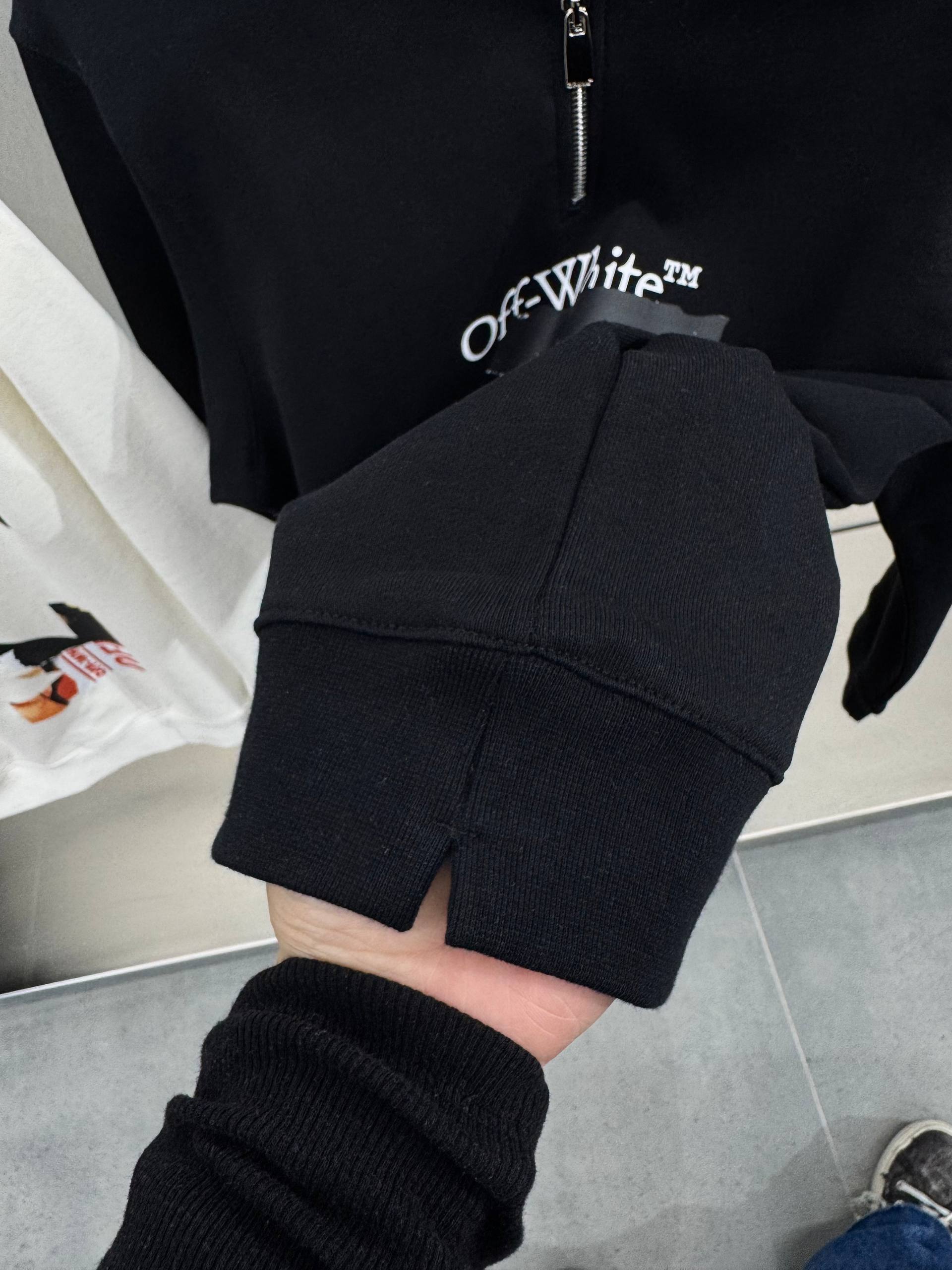 O-W Artistic Design Zipper Sweatshirt