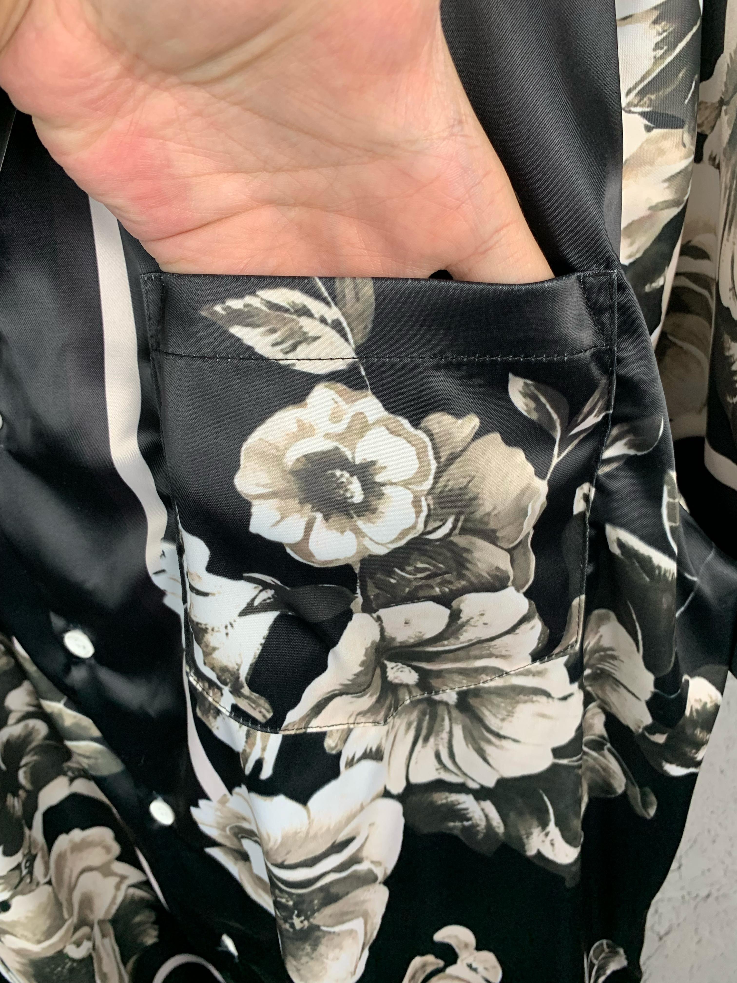 DG Luxury White Floral Design Black T-Shirt / Shorts Set