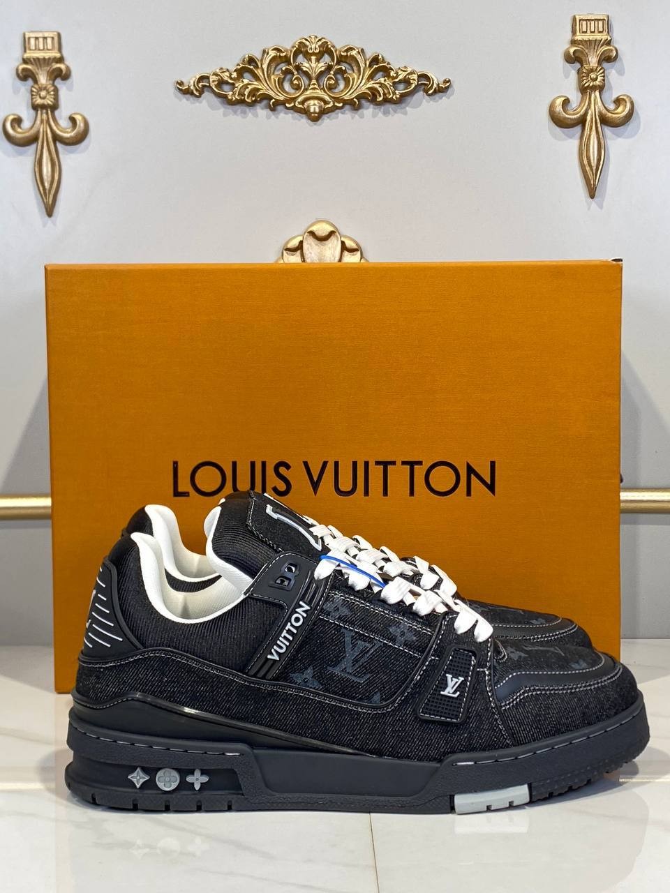 L Luxury Sneakers