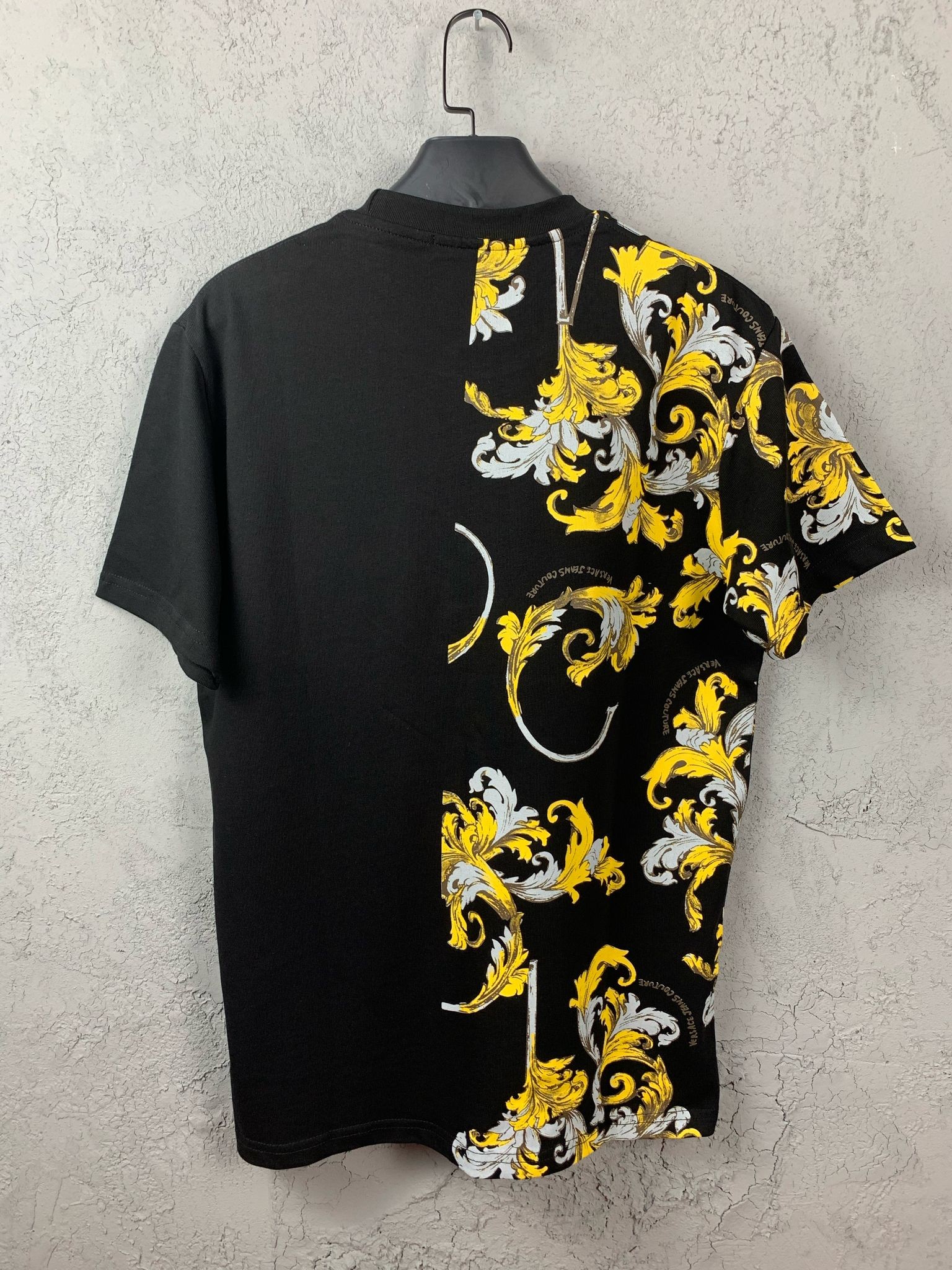 V Luxury Printed Black & White Pocket T-shirt