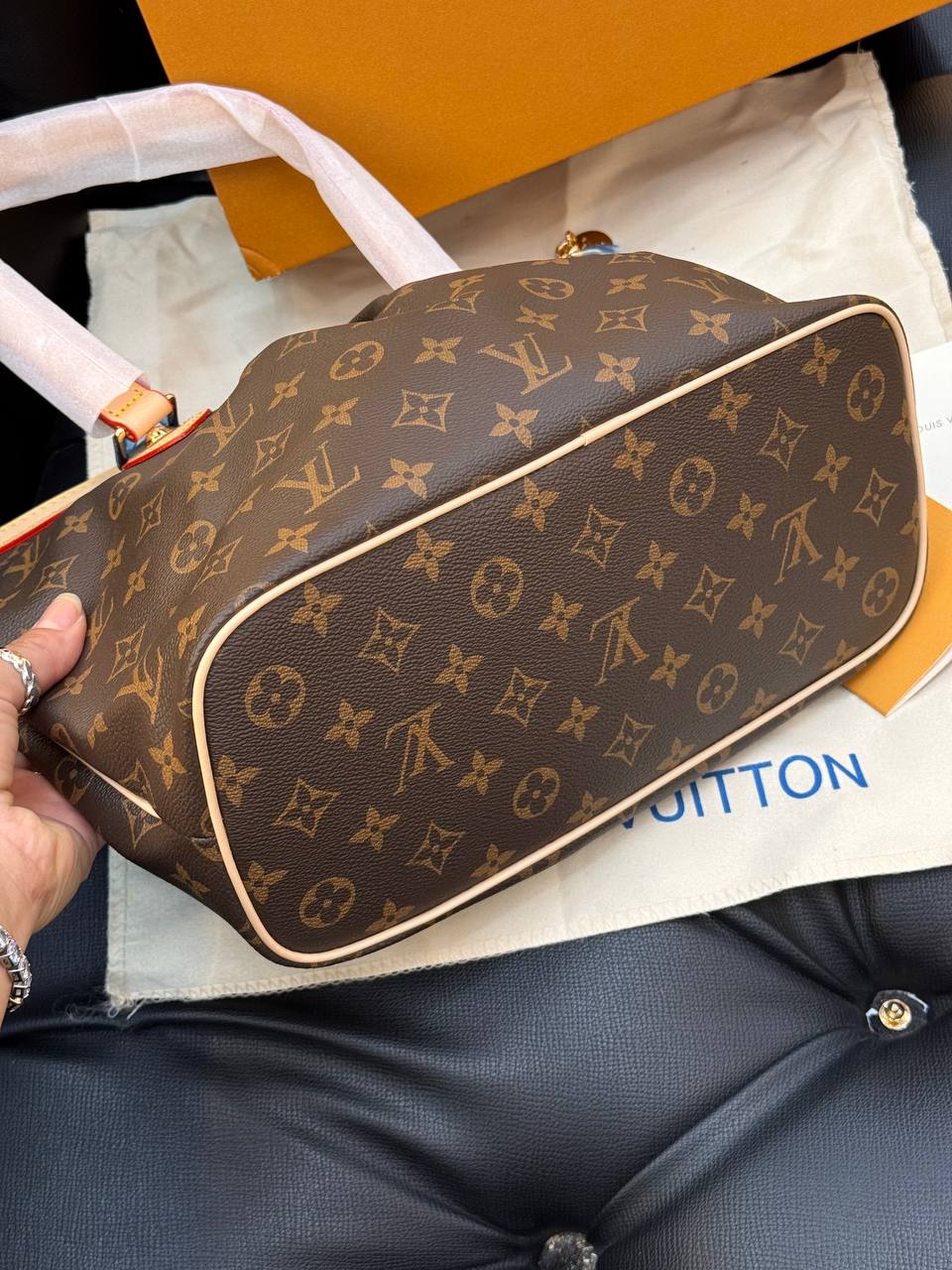 L Premium Classic Logo Bag
