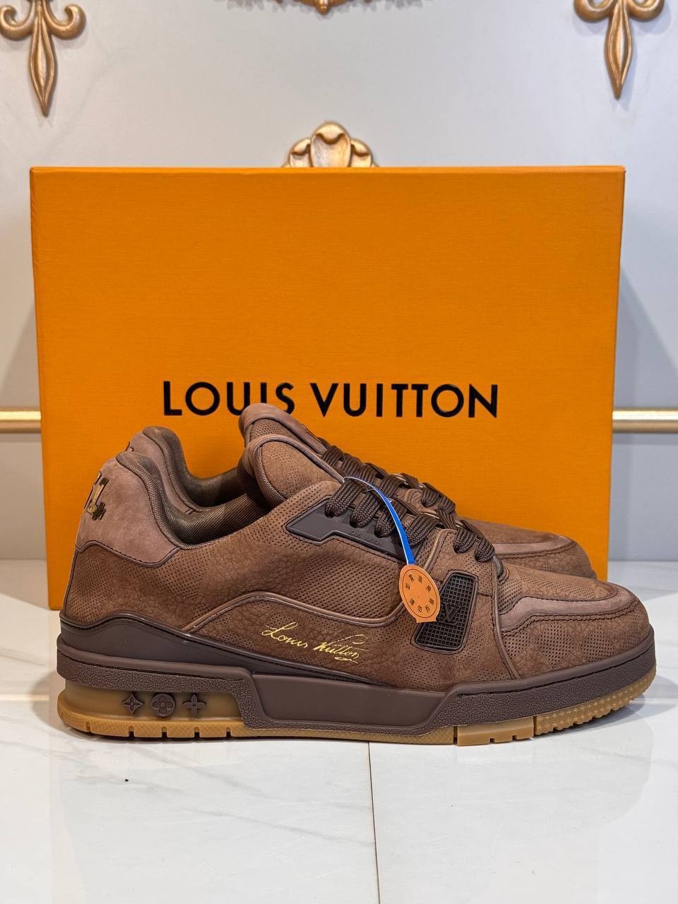 L Luxury Sneakers
