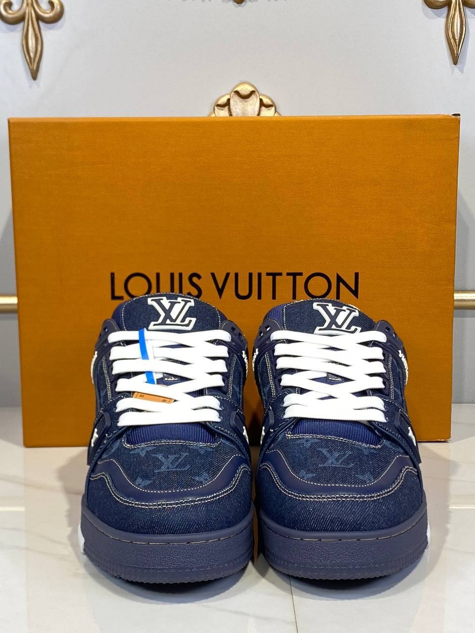 L Luxury Sneakers
