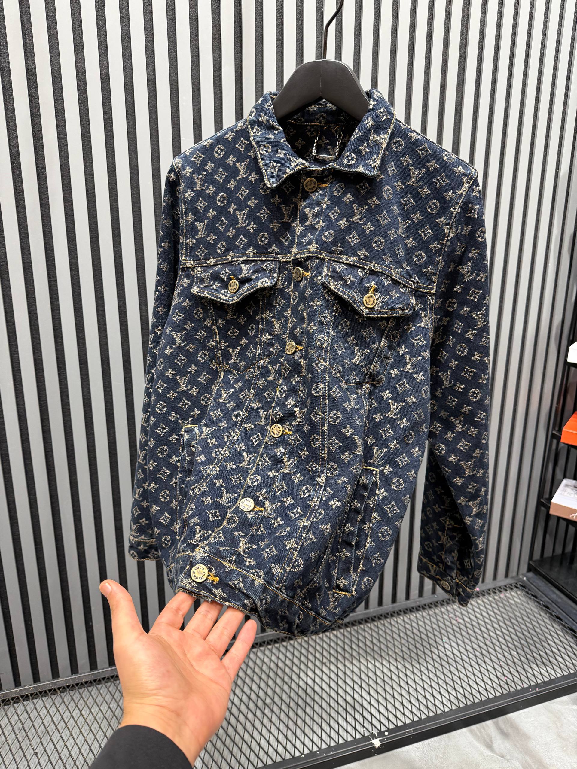 L Luxury Logo Printed Denim Jacket