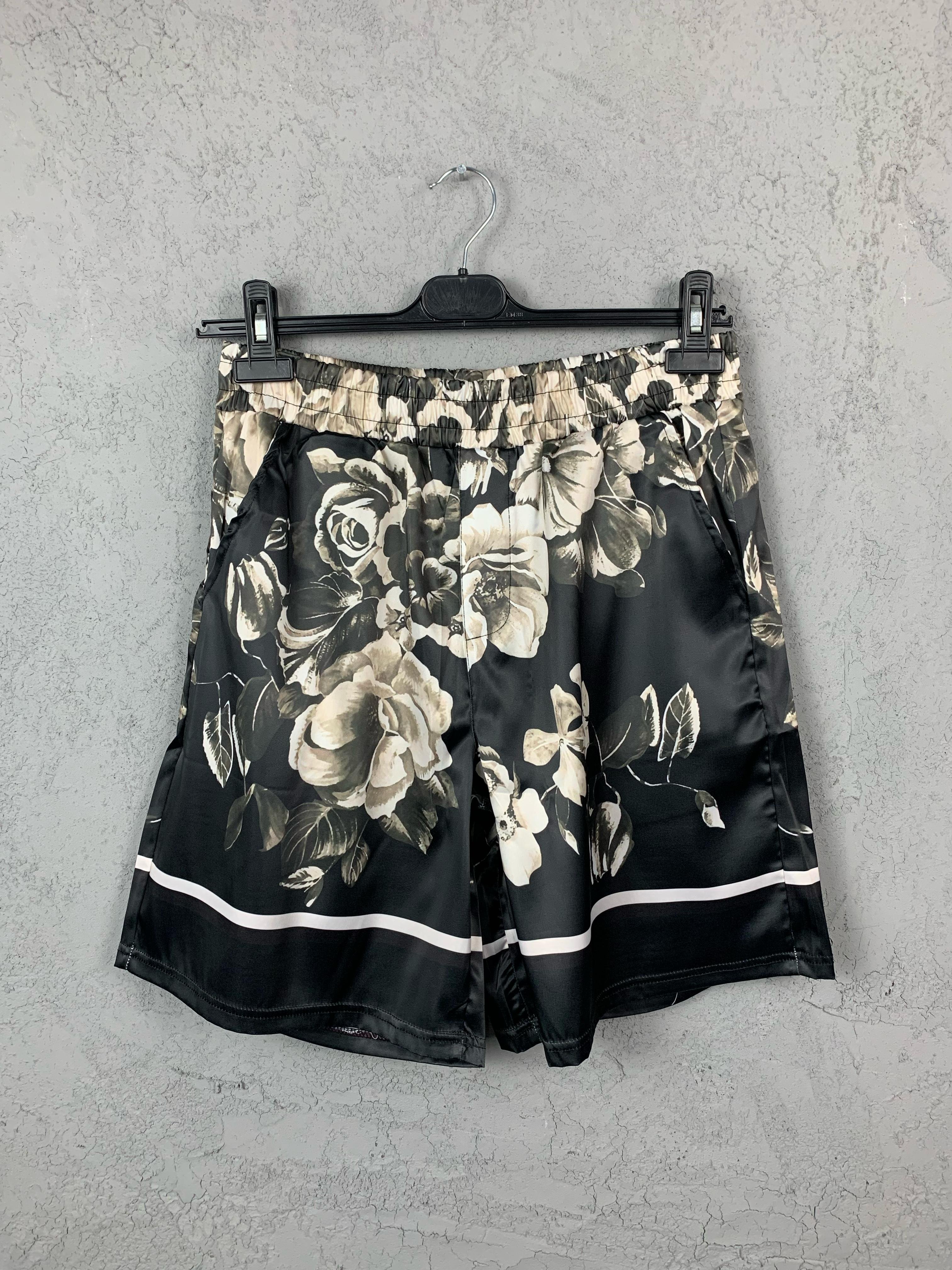 DG Luxury White Floral Design Black T-Shirt / Shorts Set