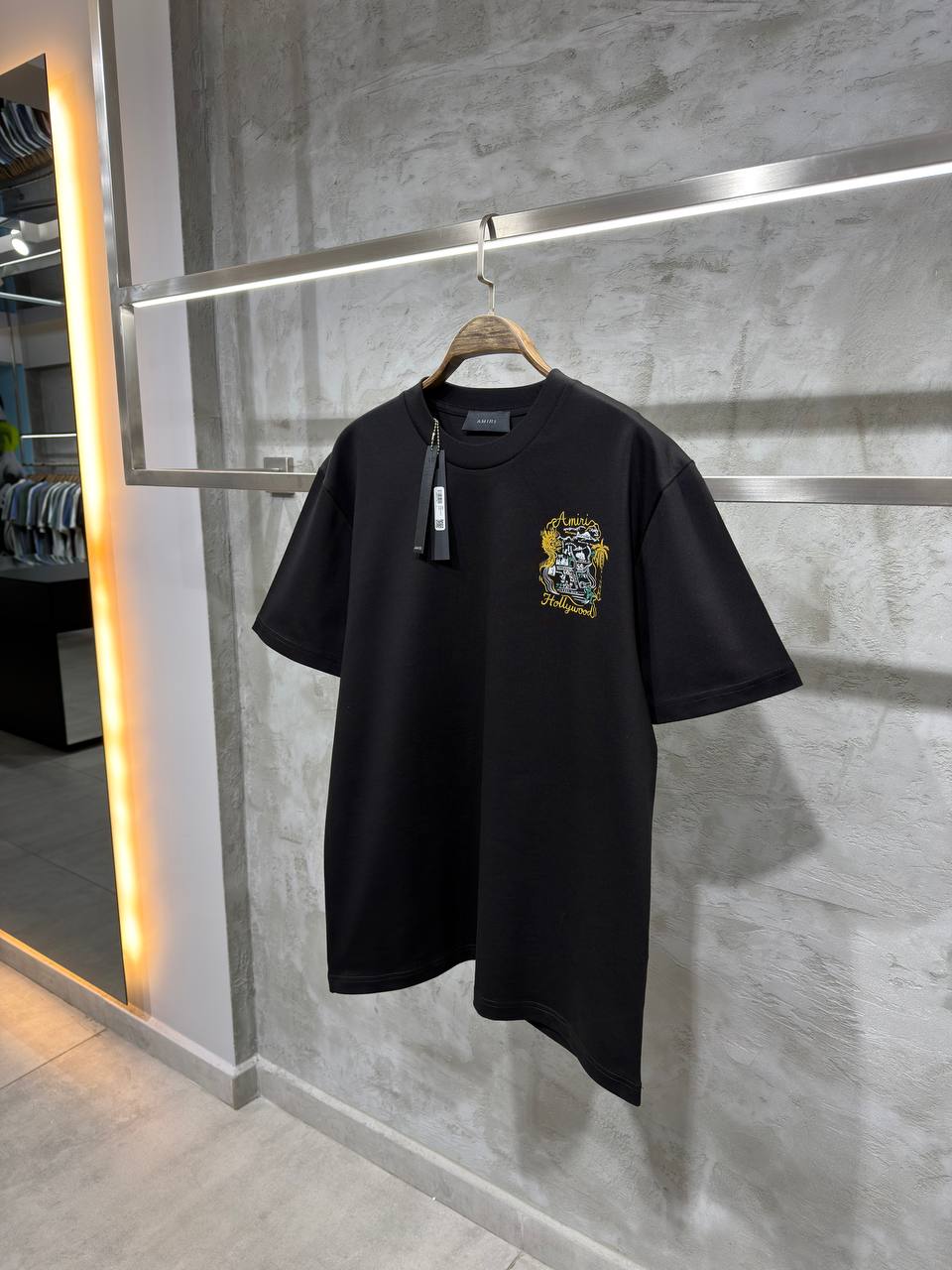 A Luxury Hollywood T-shirt - Black