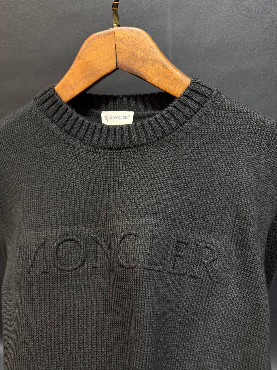 M Luxury Embossed Knitwear