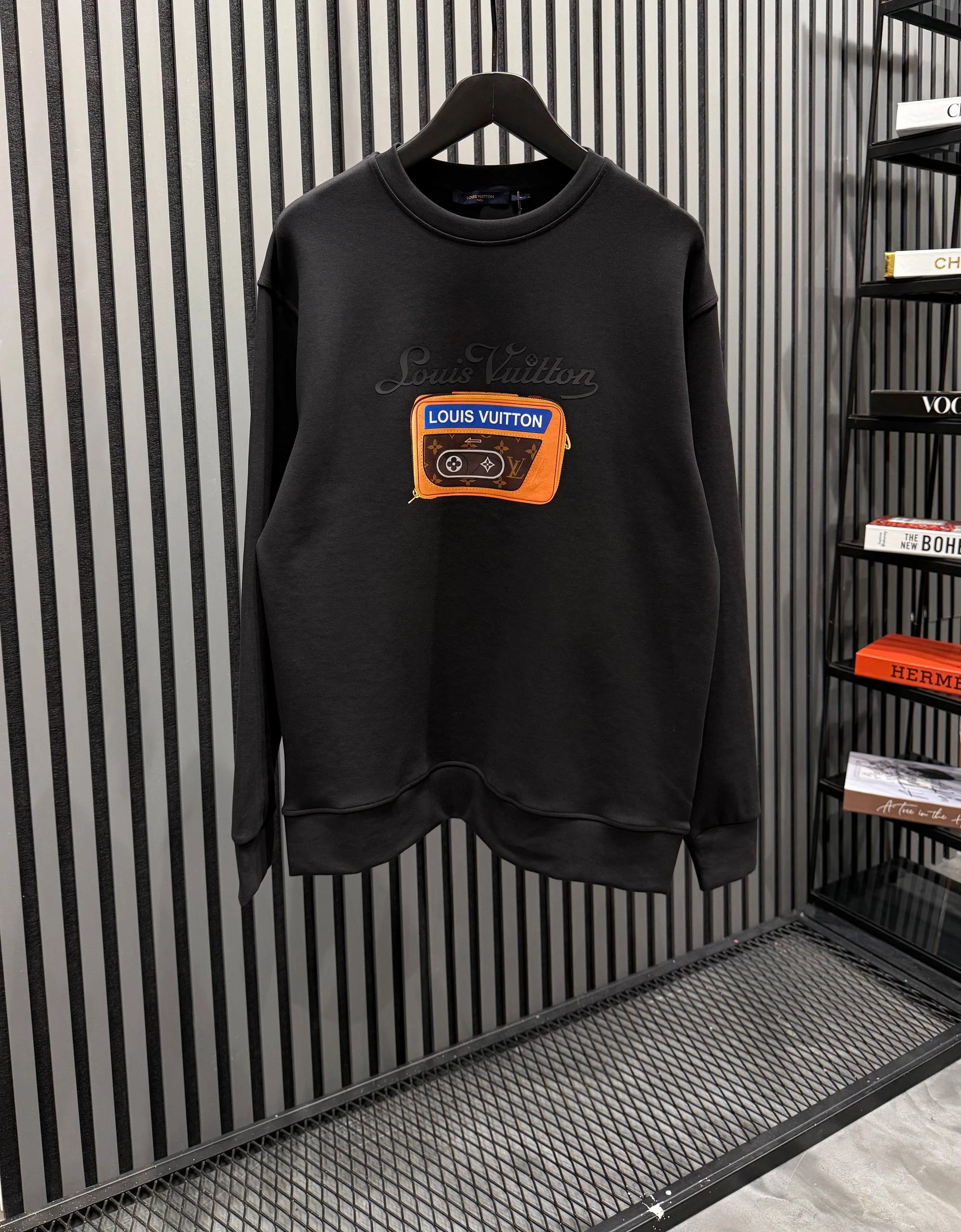 L Luxury Custom Design Black/White Sweatshirt - Black