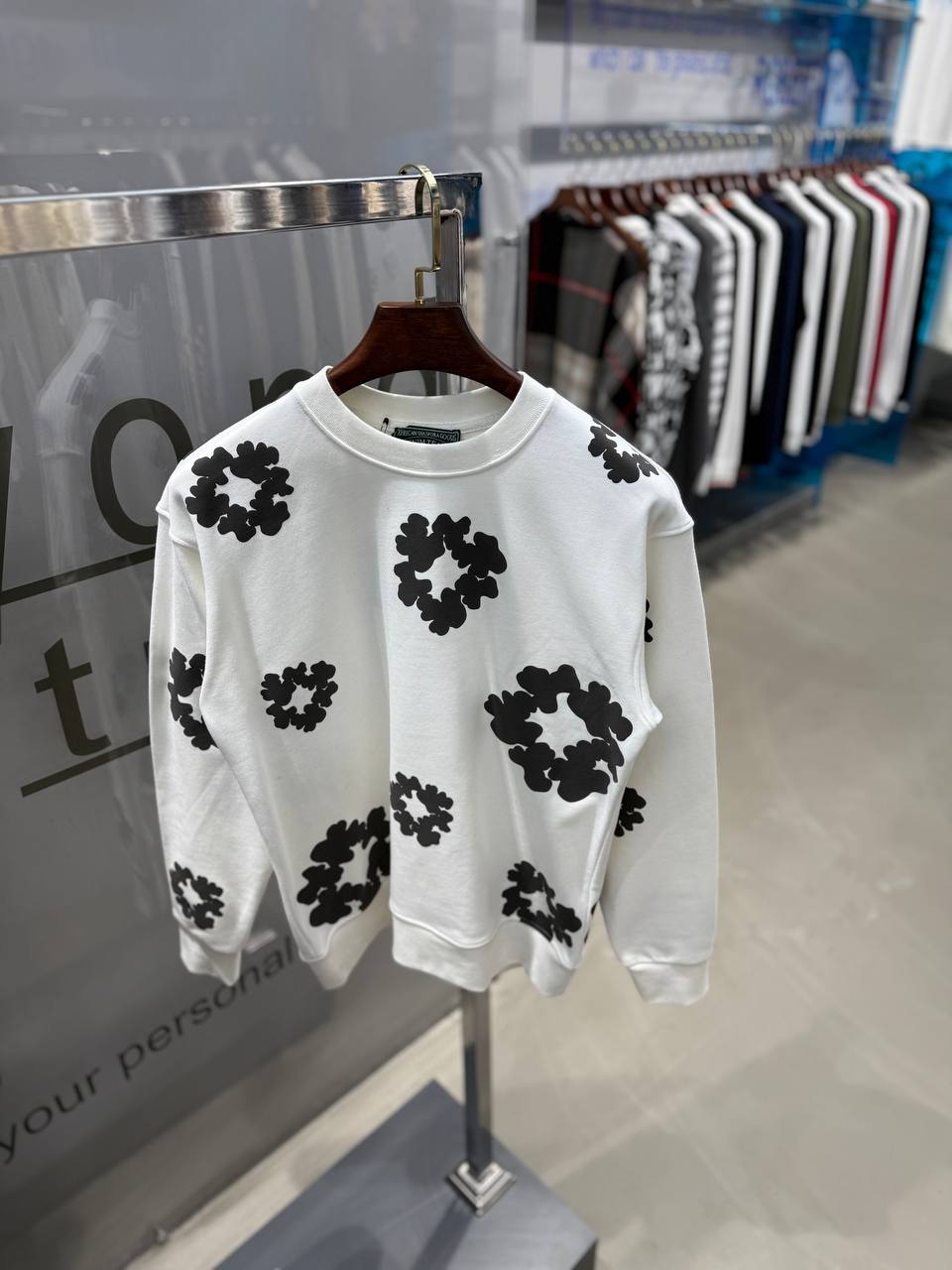 DT Luxury Classic Print Sweatshirt - White