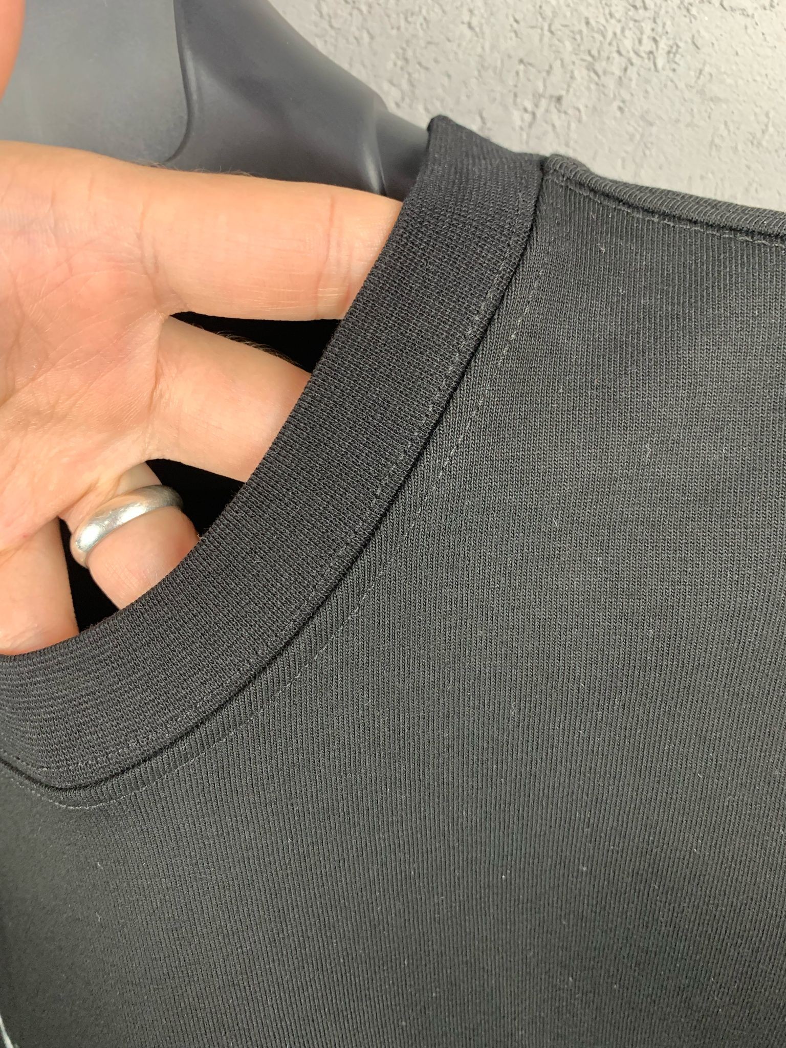 BB New Season Luxury Embroidered Sleeve Spray Paint Detailed Design Black T-Shirt