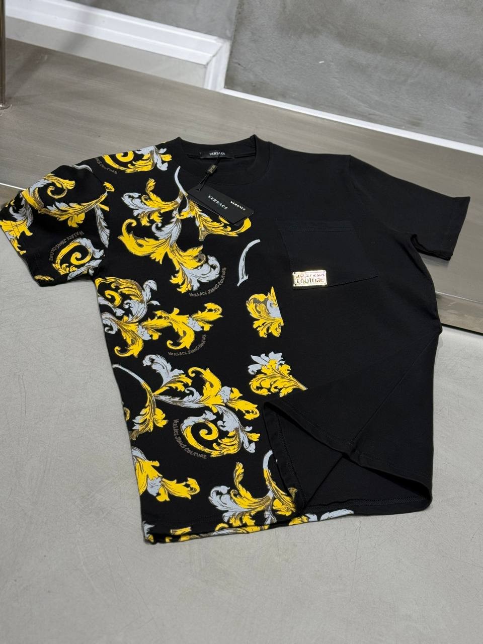 V Luxury Printed Black & White Pocket T-shirt
