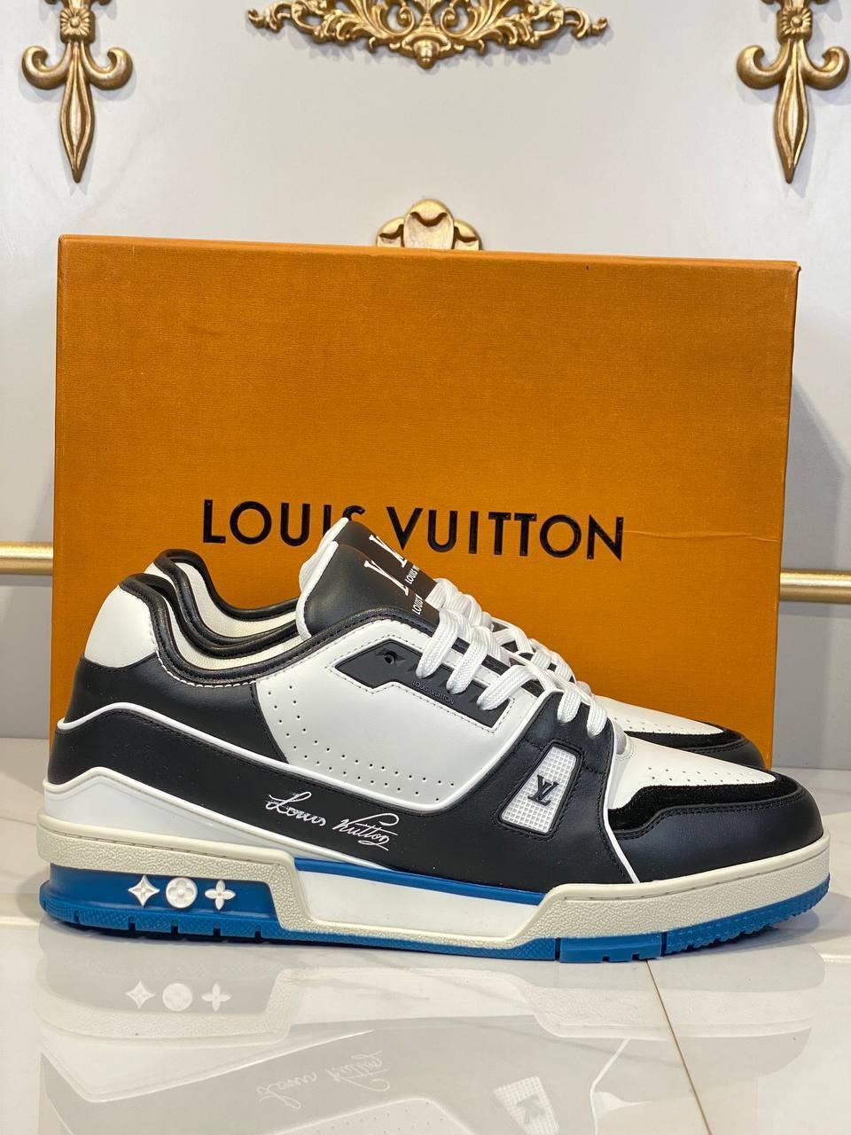 L Luxury Sneakers