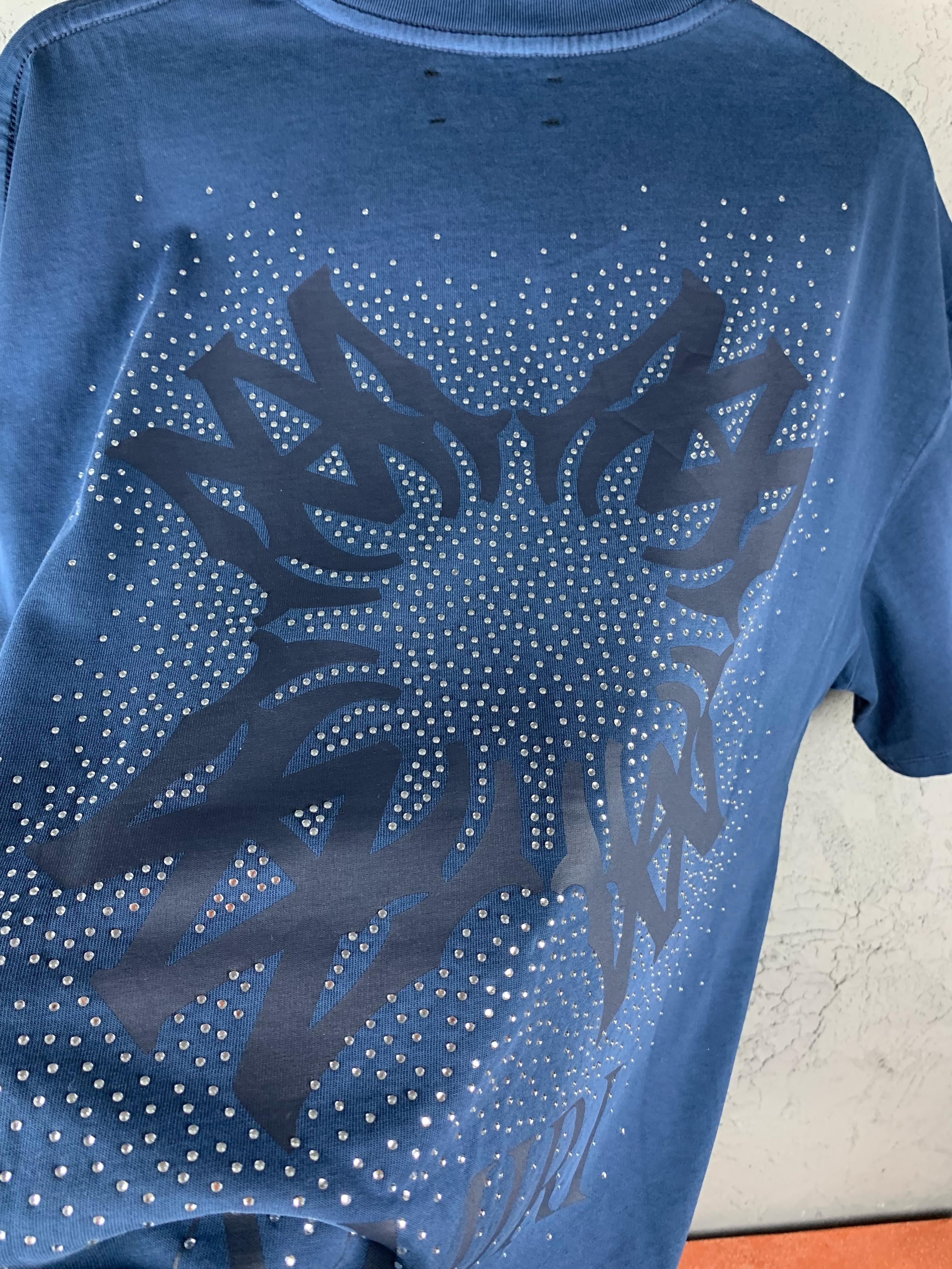 A Luxury Stone Embroidered Black & White & Blue T-shirt
