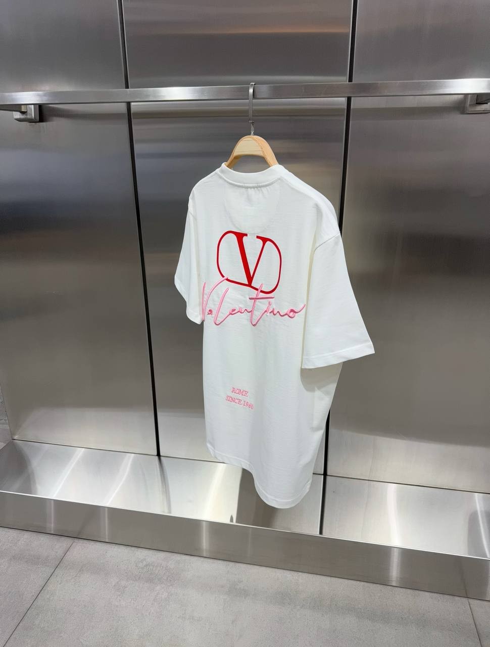 VL New Season Luxury T-shirt