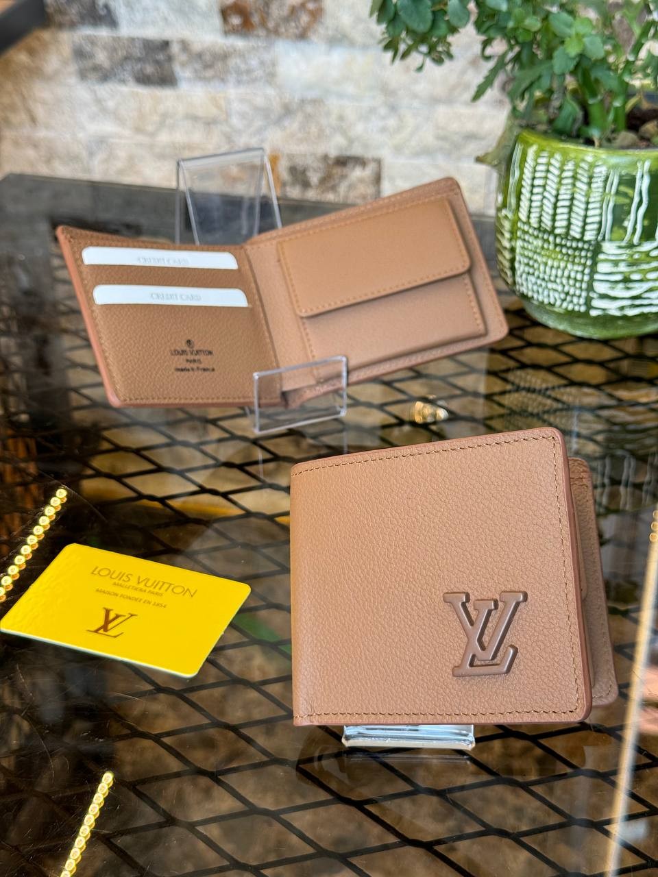 L Luxury Wallet