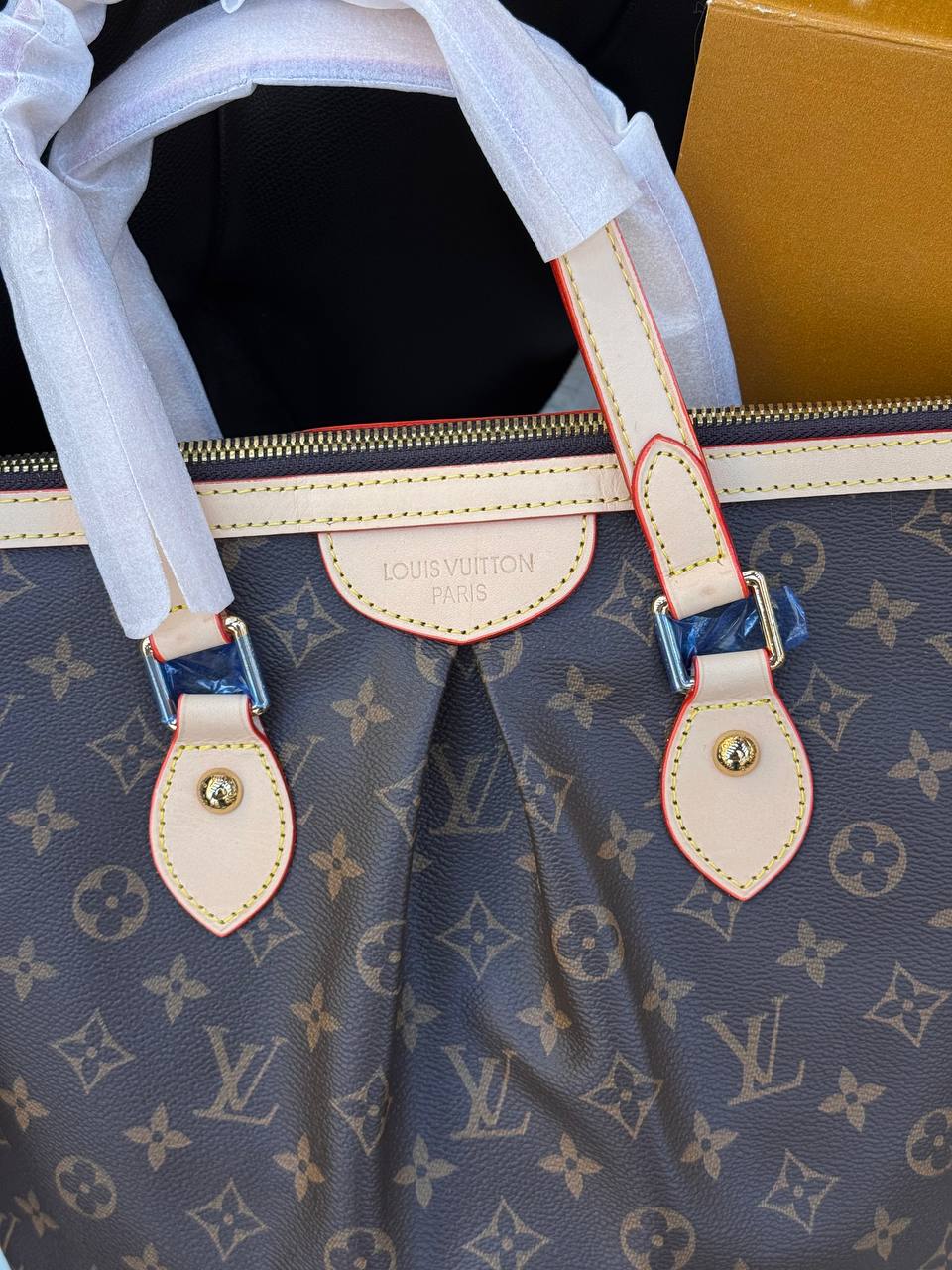 L Premium Classic Logo Bag