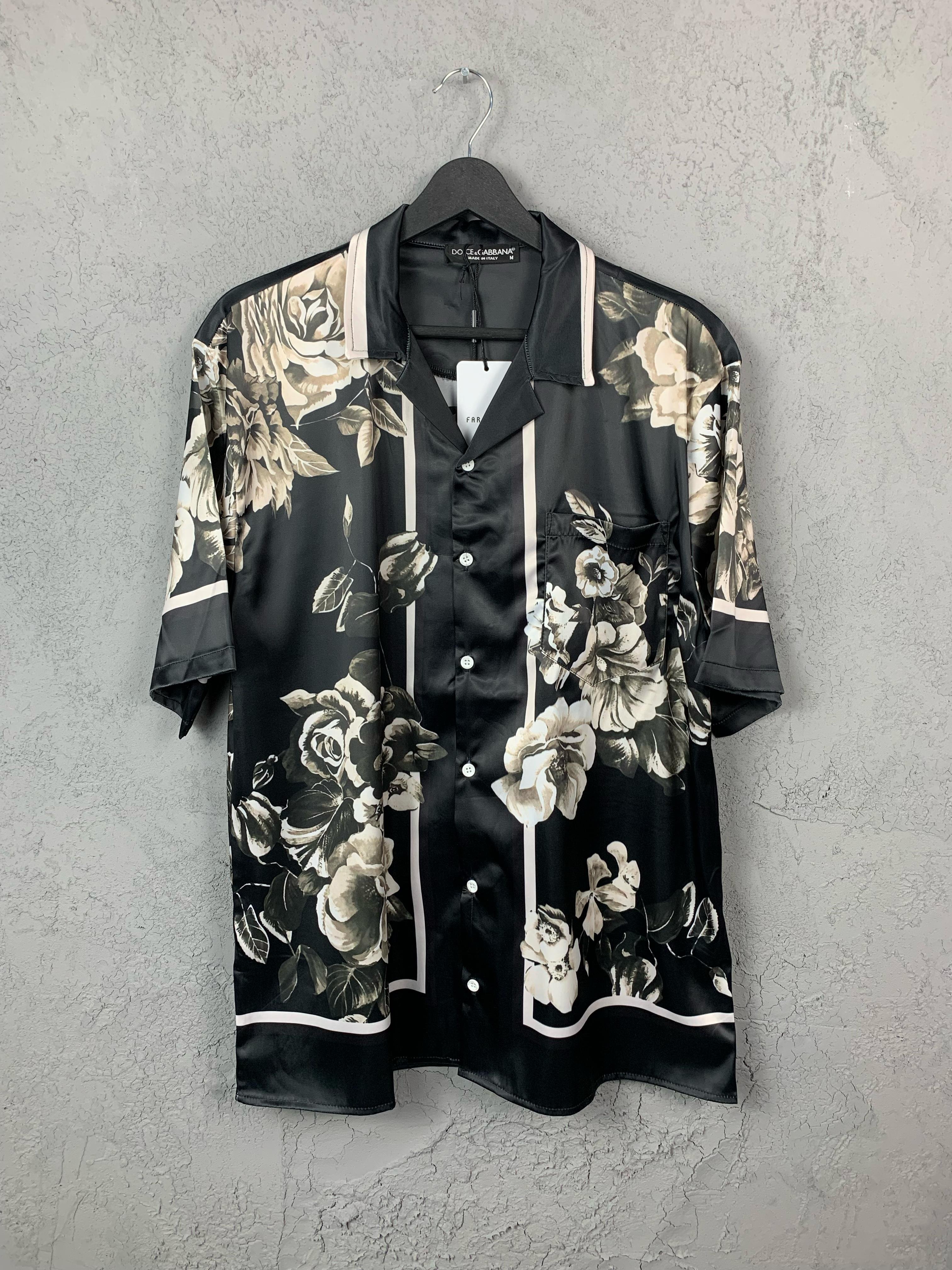 DG Luxury White Floral Design Black T-Shirt / Shorts Set