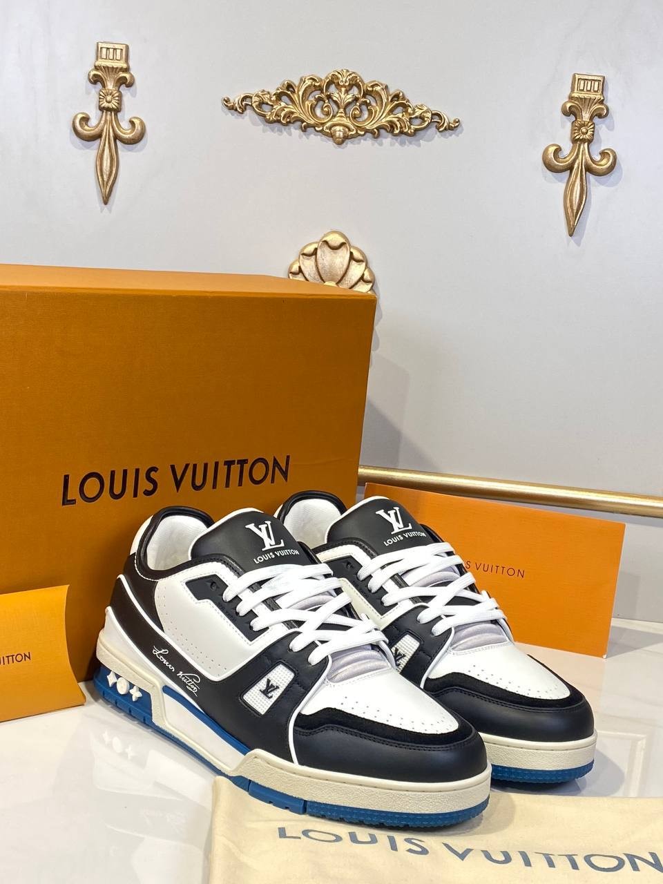 L Luxury Sneakers