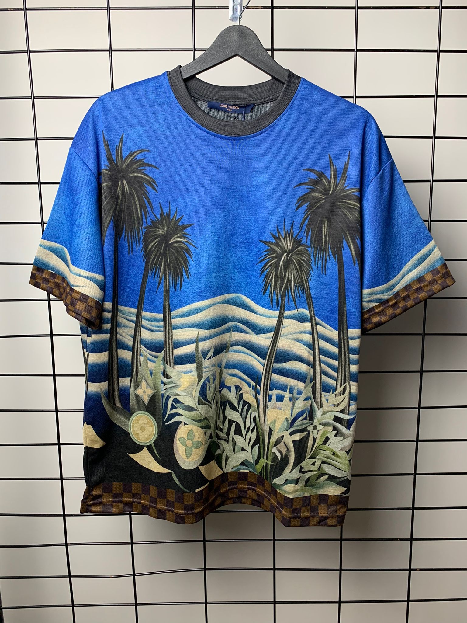 L New Season Luxury T-shirt