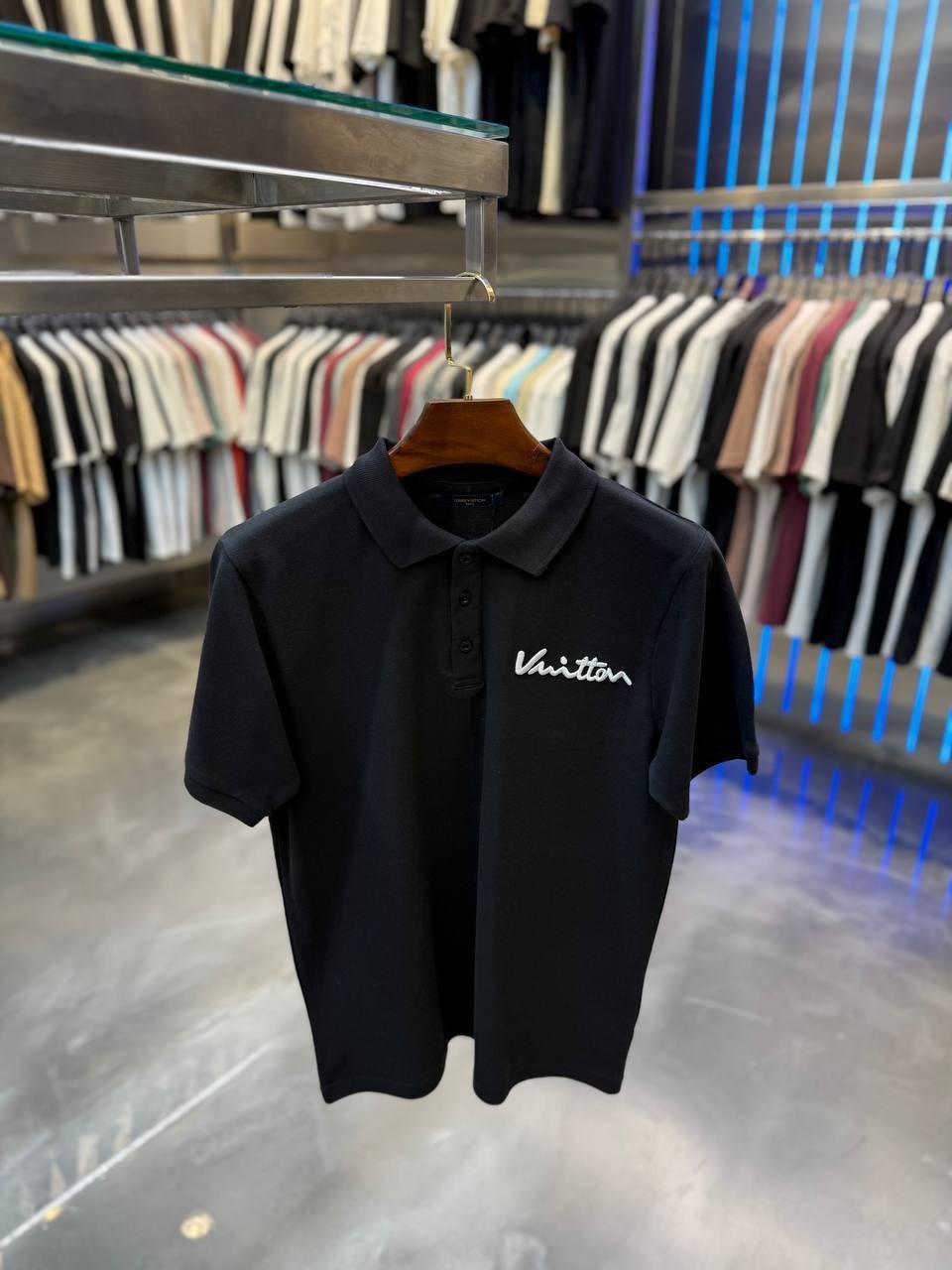 L Luxury Embroidery Detailed Polo T-shirt - Black
