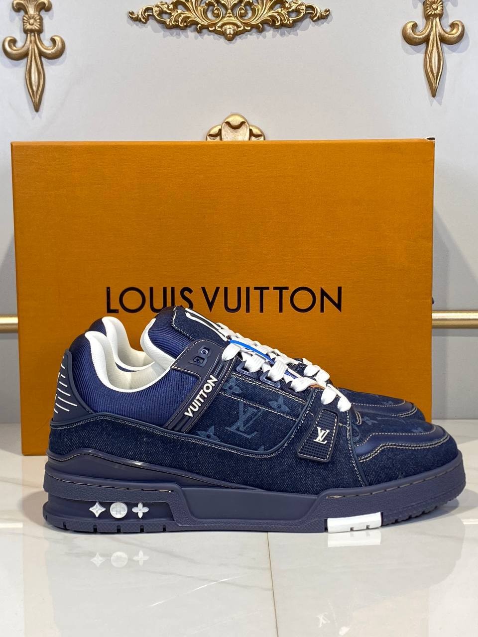 L Luxury Sneakers