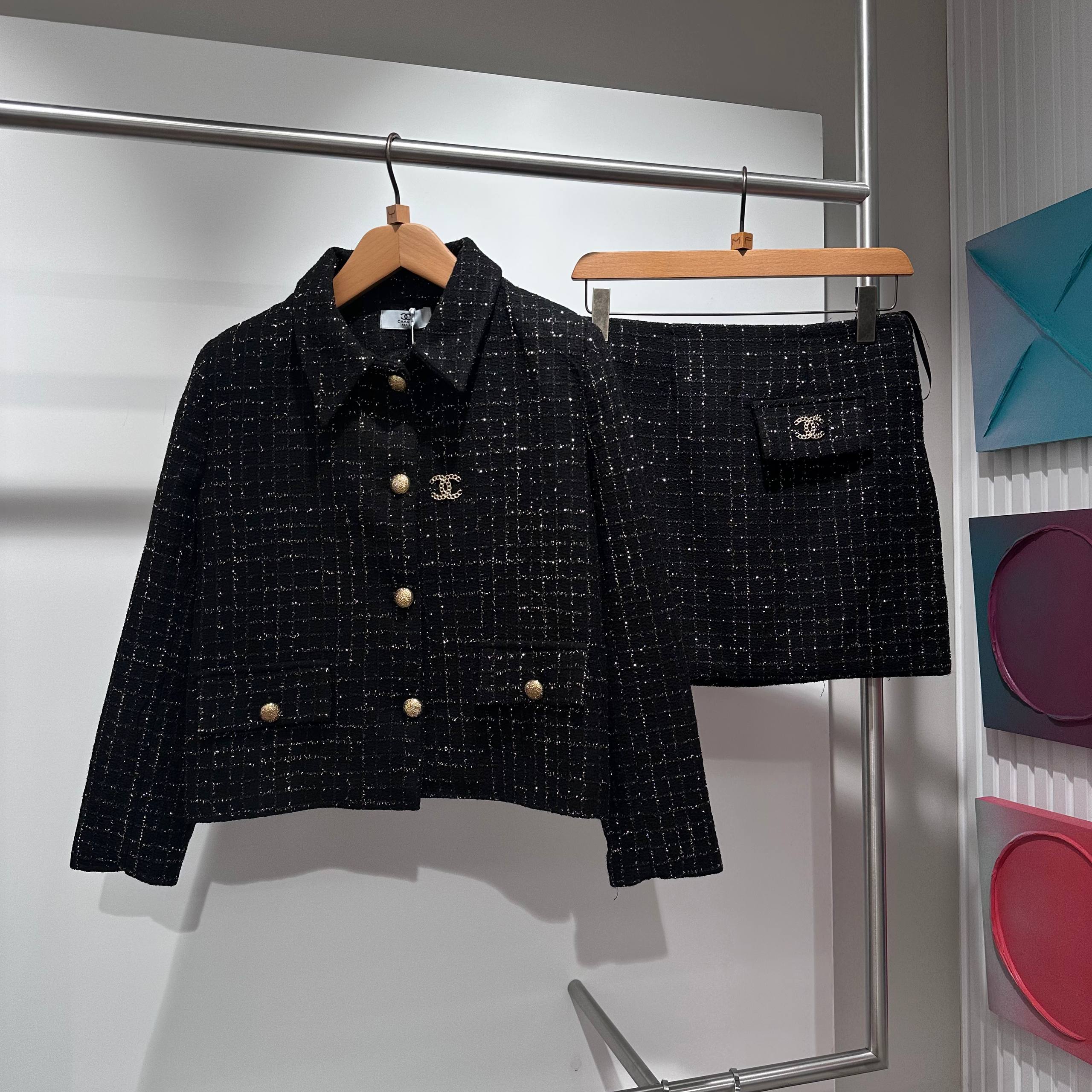 C Luxury Tweed Fabric Jacket/Skirt Set - Black