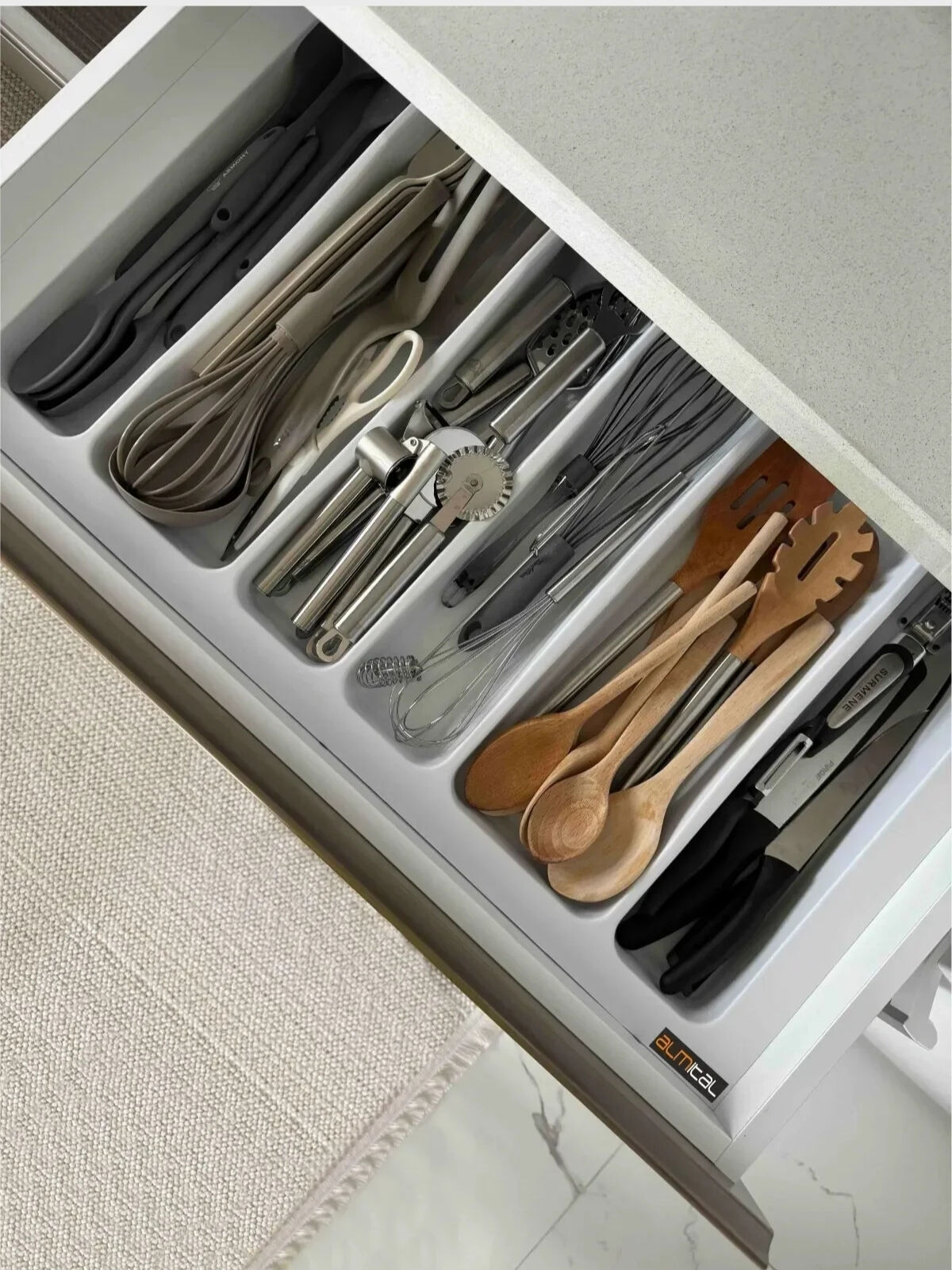 75x49 Cm. 6 Bölmeli Beyaz Çekmece içi Düzenleyici Kepçelik (69*40 CM'E KADAR KESİLR) Ücretsiz Kesim