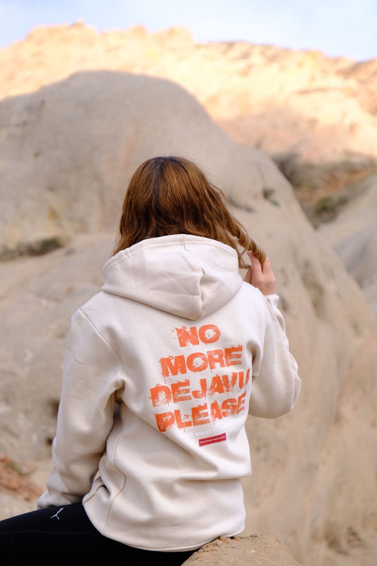 No More Dejavu Please Sırt Baskılı Unısex Kapüşonlu Sweatshirt