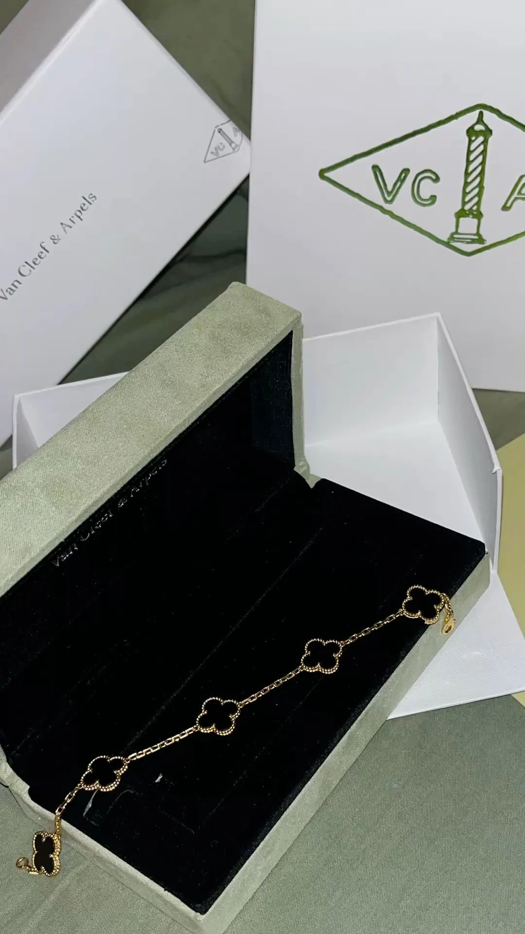 Van Cleef & Arpels Alhambra Bileklik