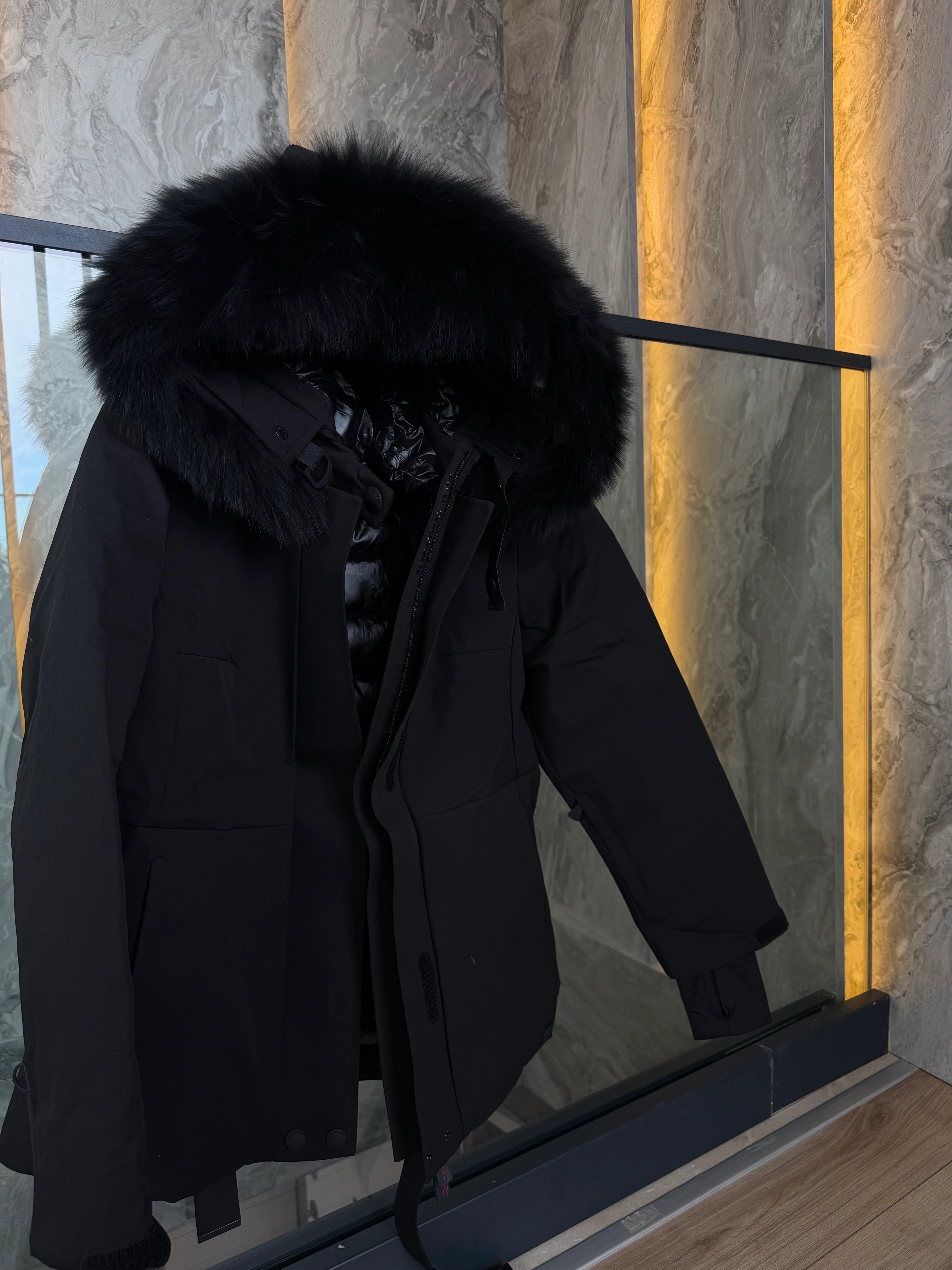 Monc / Arctic Noir Belted Down Jacket
