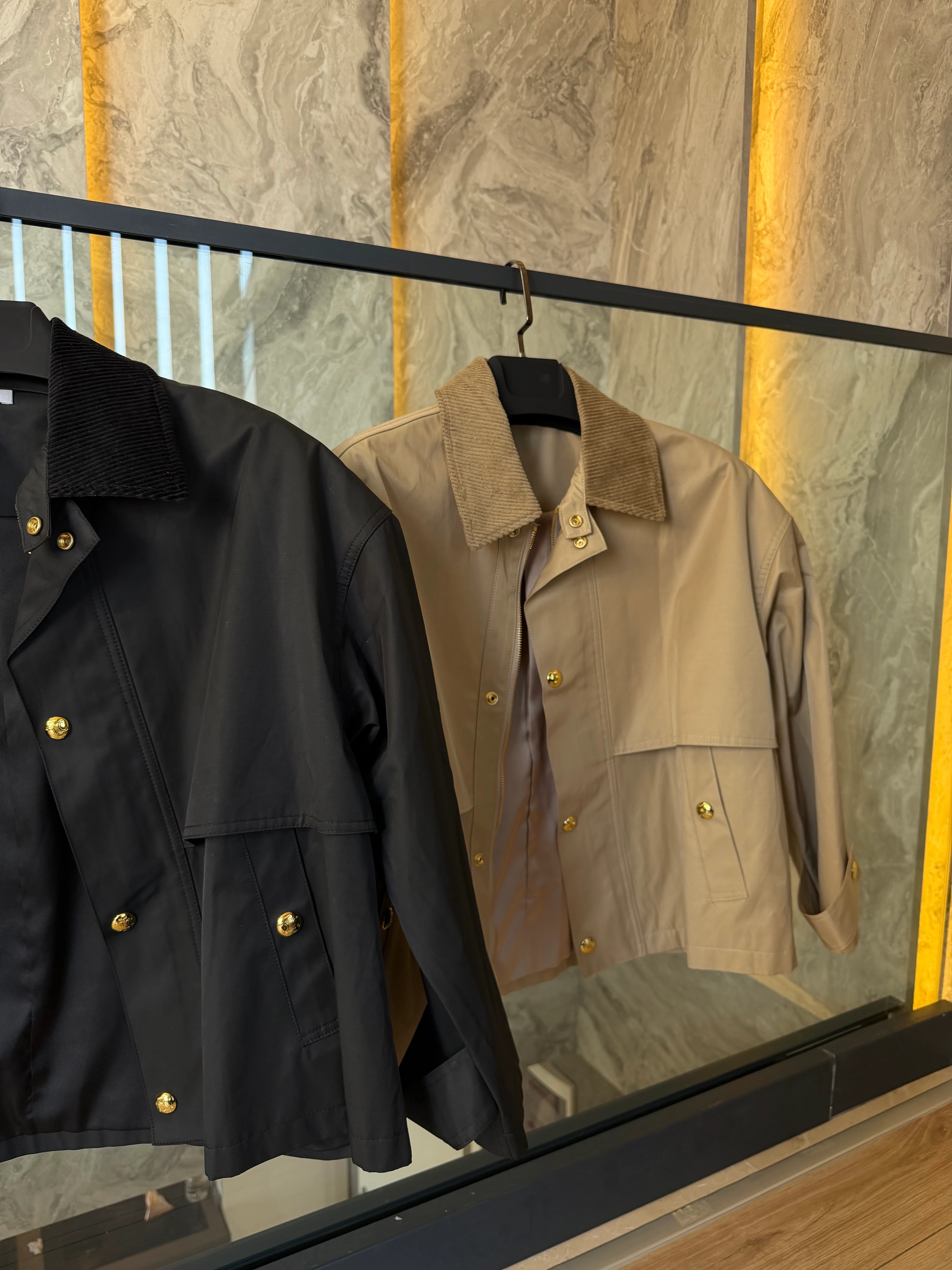 Celin / Gold Button Cropped Jacket