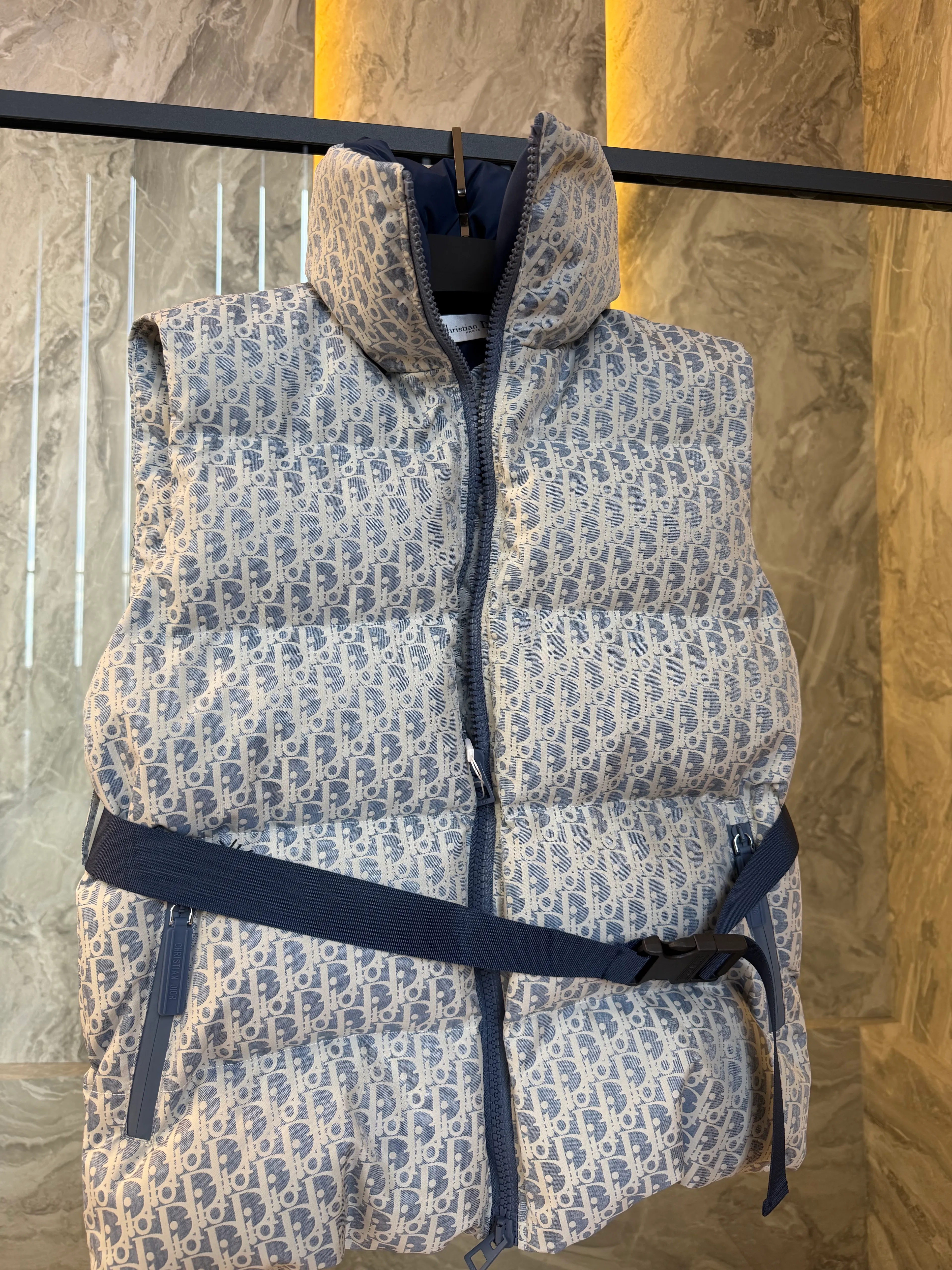 Oblique Belted Puffer Vest 