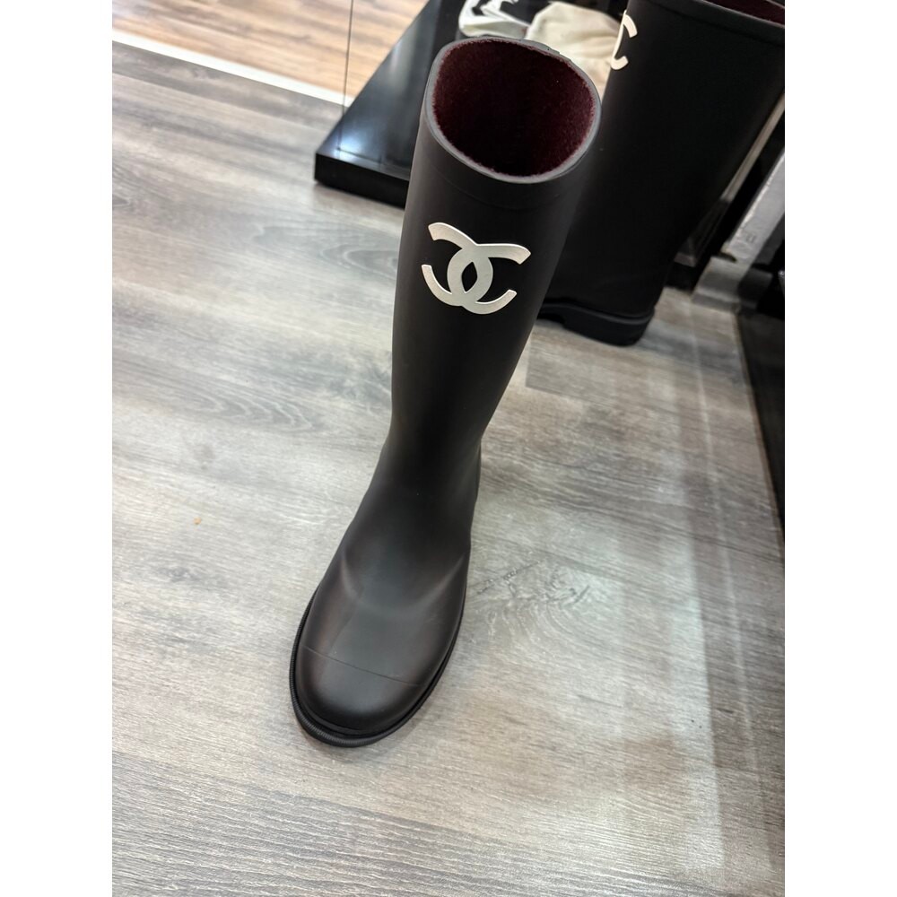 Chan boots