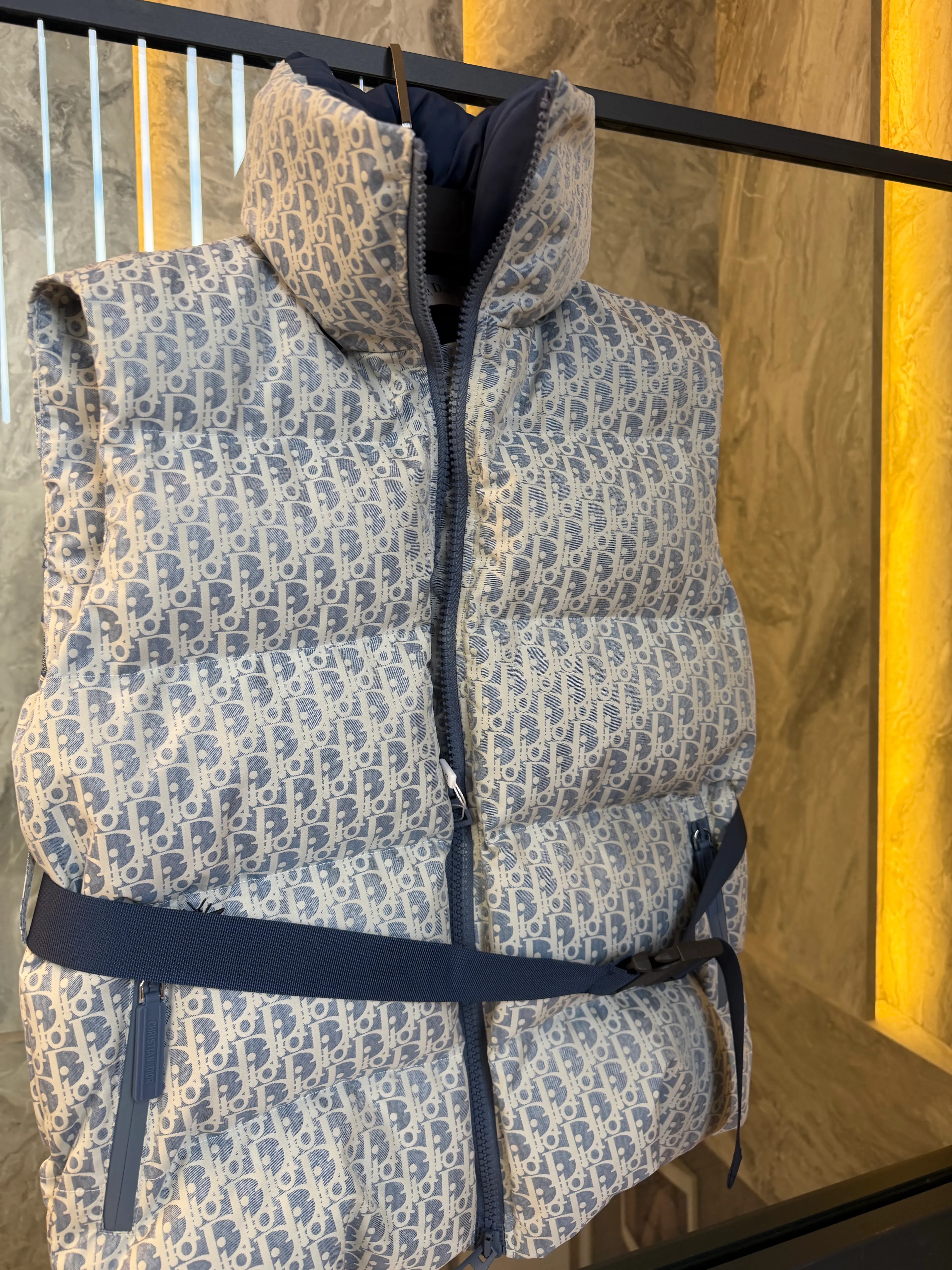 Oblique Belted Puffer Vest 