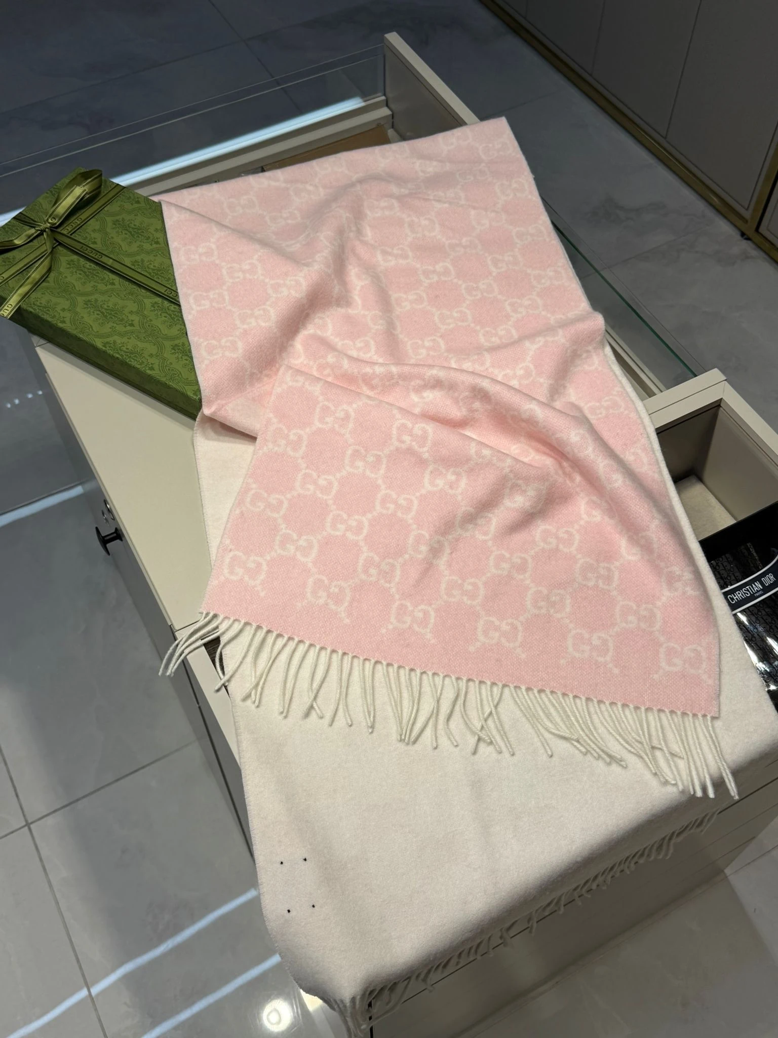 Guc /  GG Logo Scarf – Pink & White Wool Blend