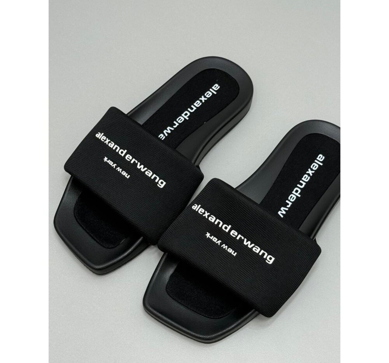 Alexander Wang “Logo Slide” – Siyah