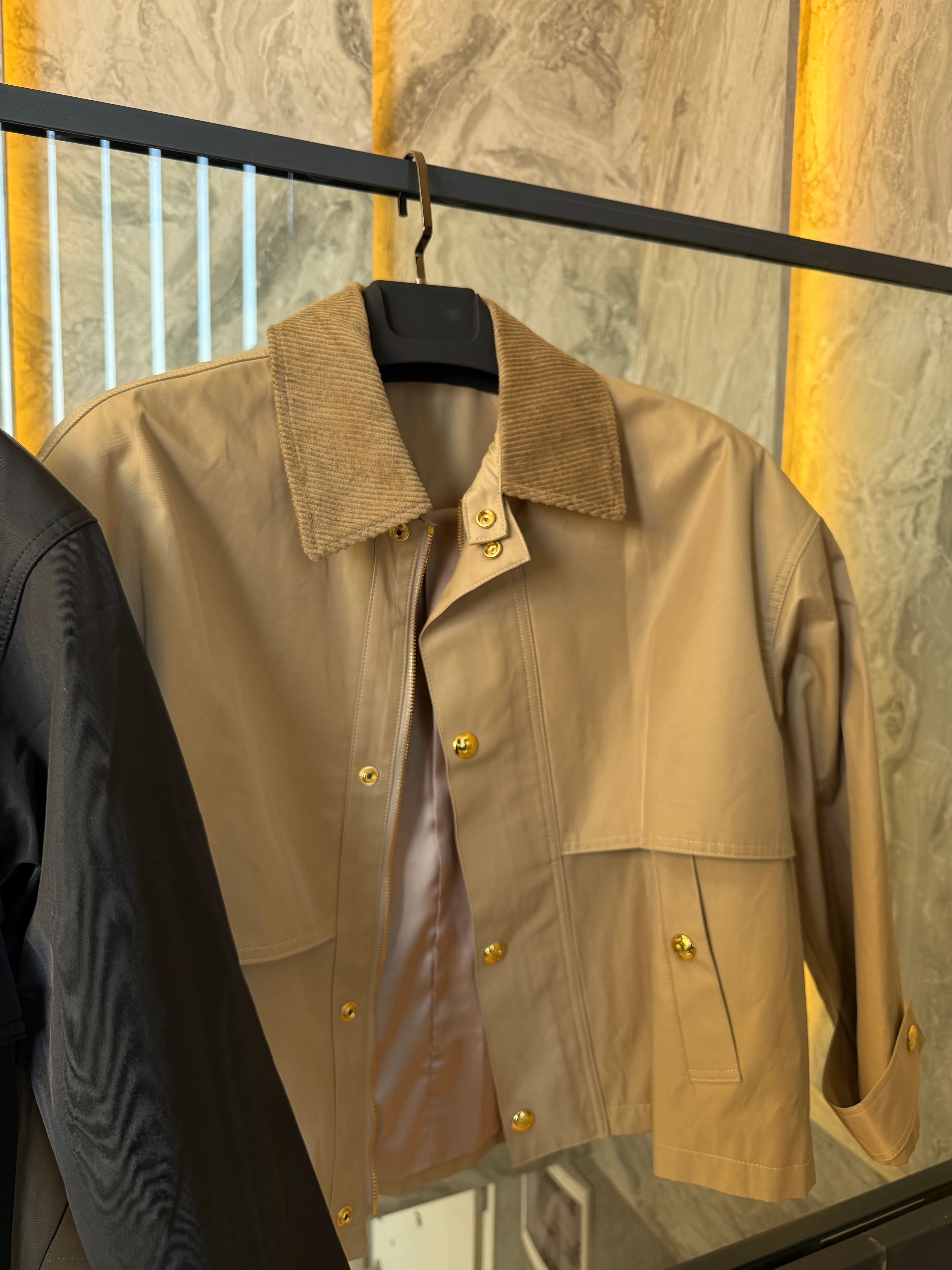 Celin / Gold Button Cropped Jacket