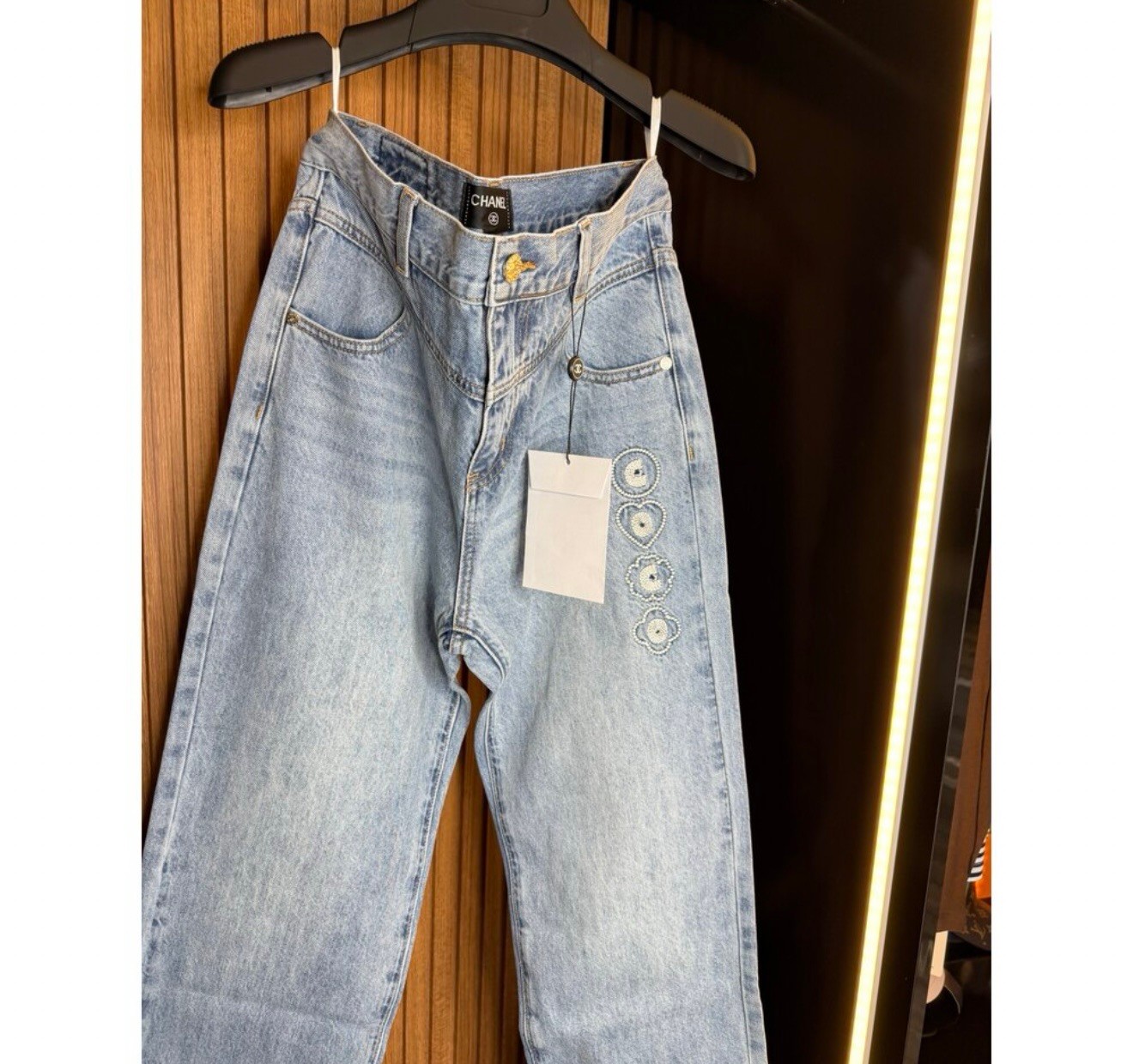 Chan “Camélia Denim” Jean 